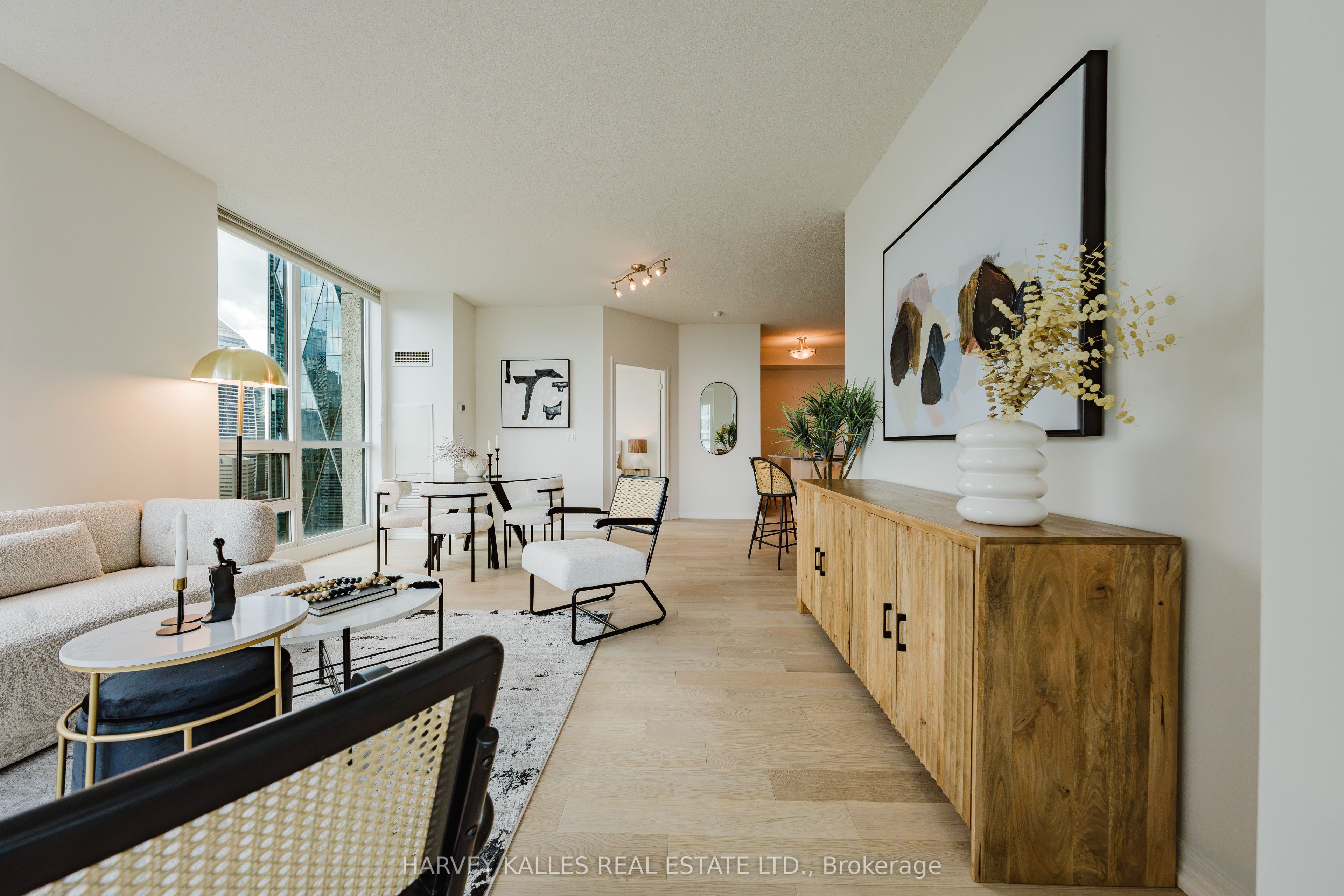 16 Yonge Street 3211 Property Photo 5