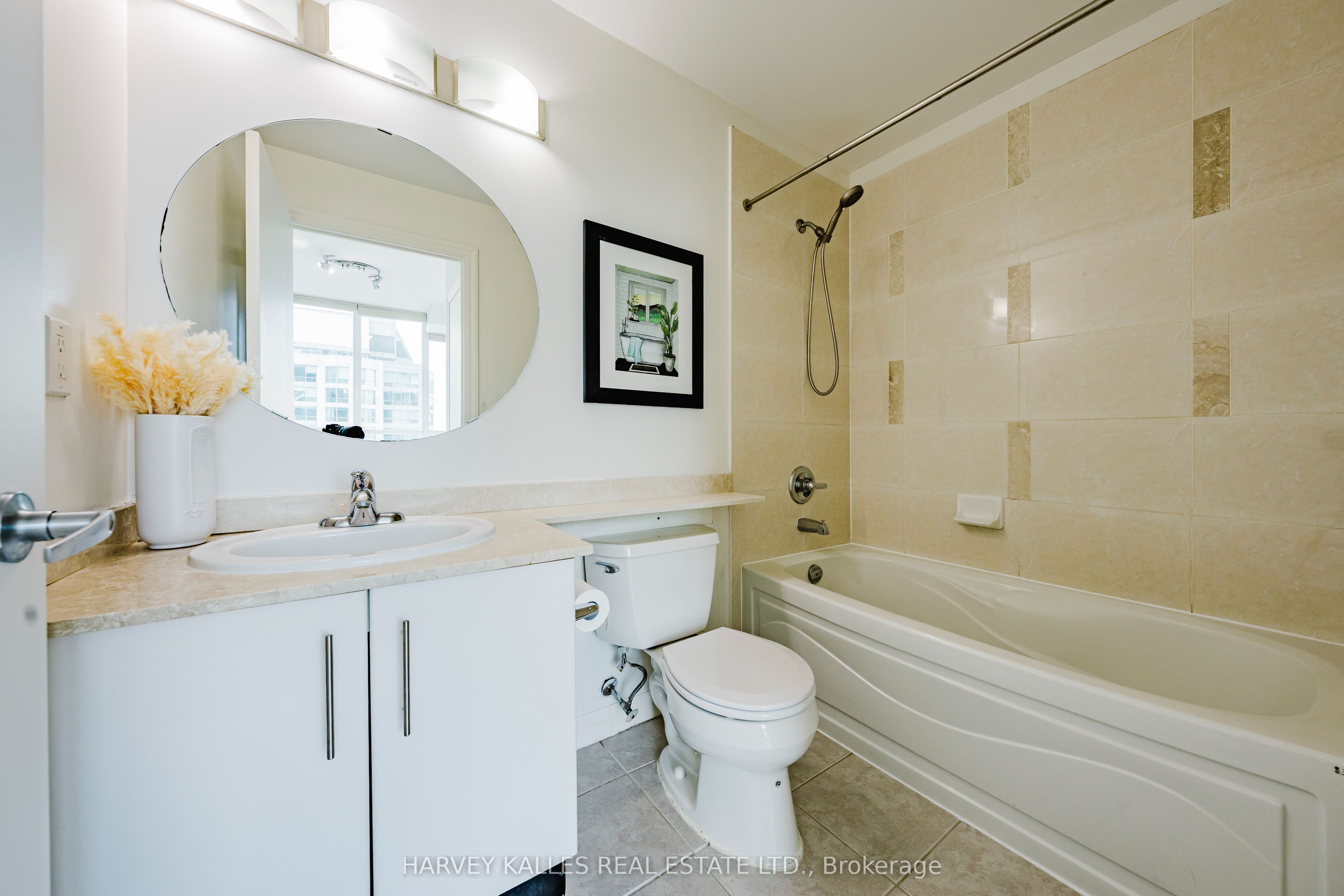 16 Yonge Street 3211 Property Photo 18