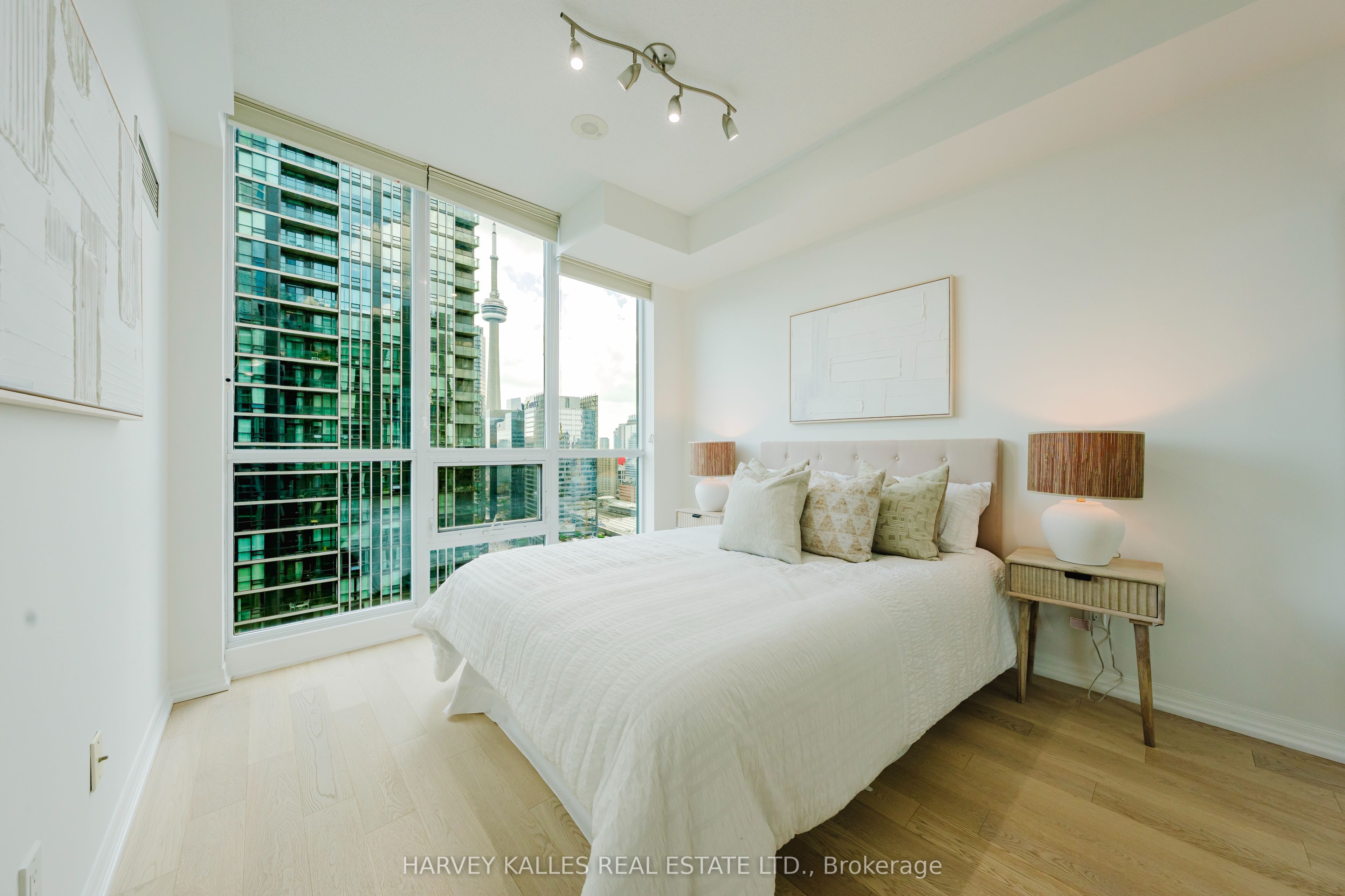 16 Yonge Street 3211 Property Photo 25