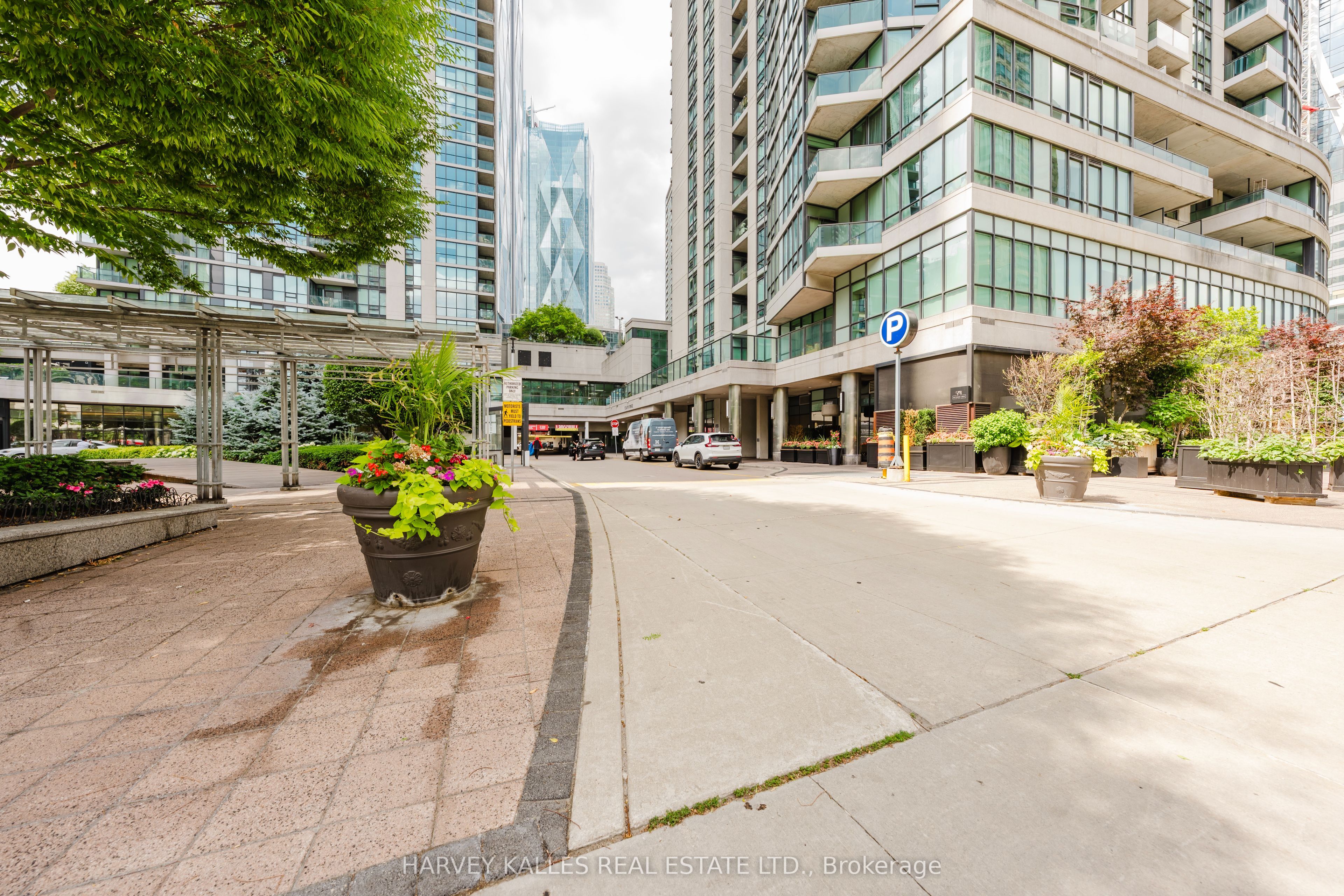 16 Yonge Street 3211 Property Photo 29