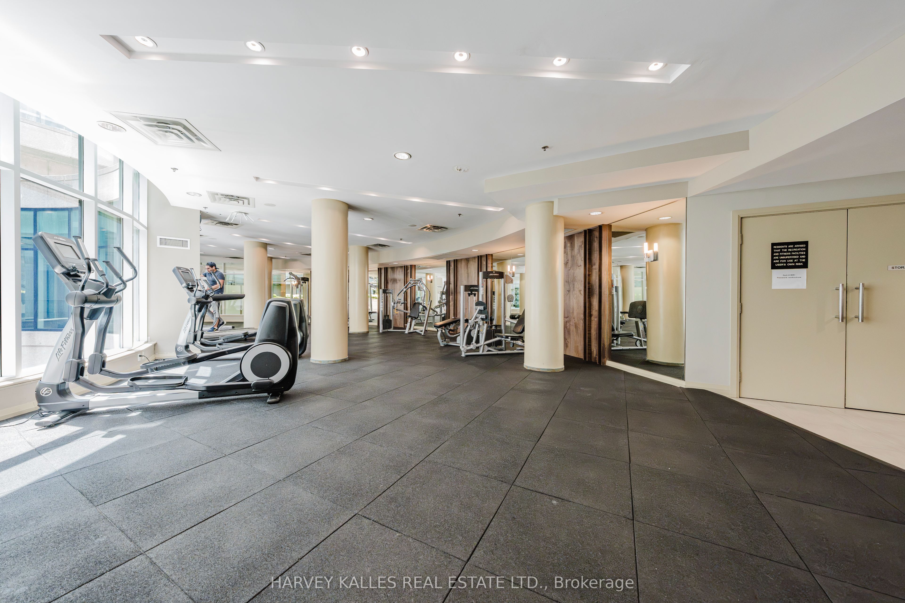16 Yonge Street 3211 Property Photo 38