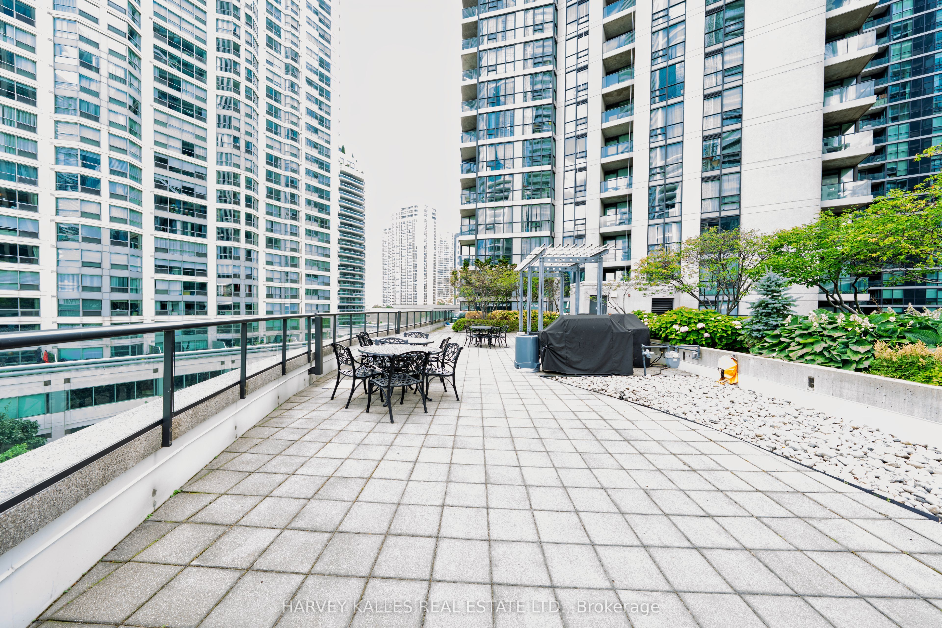 16 Yonge Street 3211 Property Photo 39