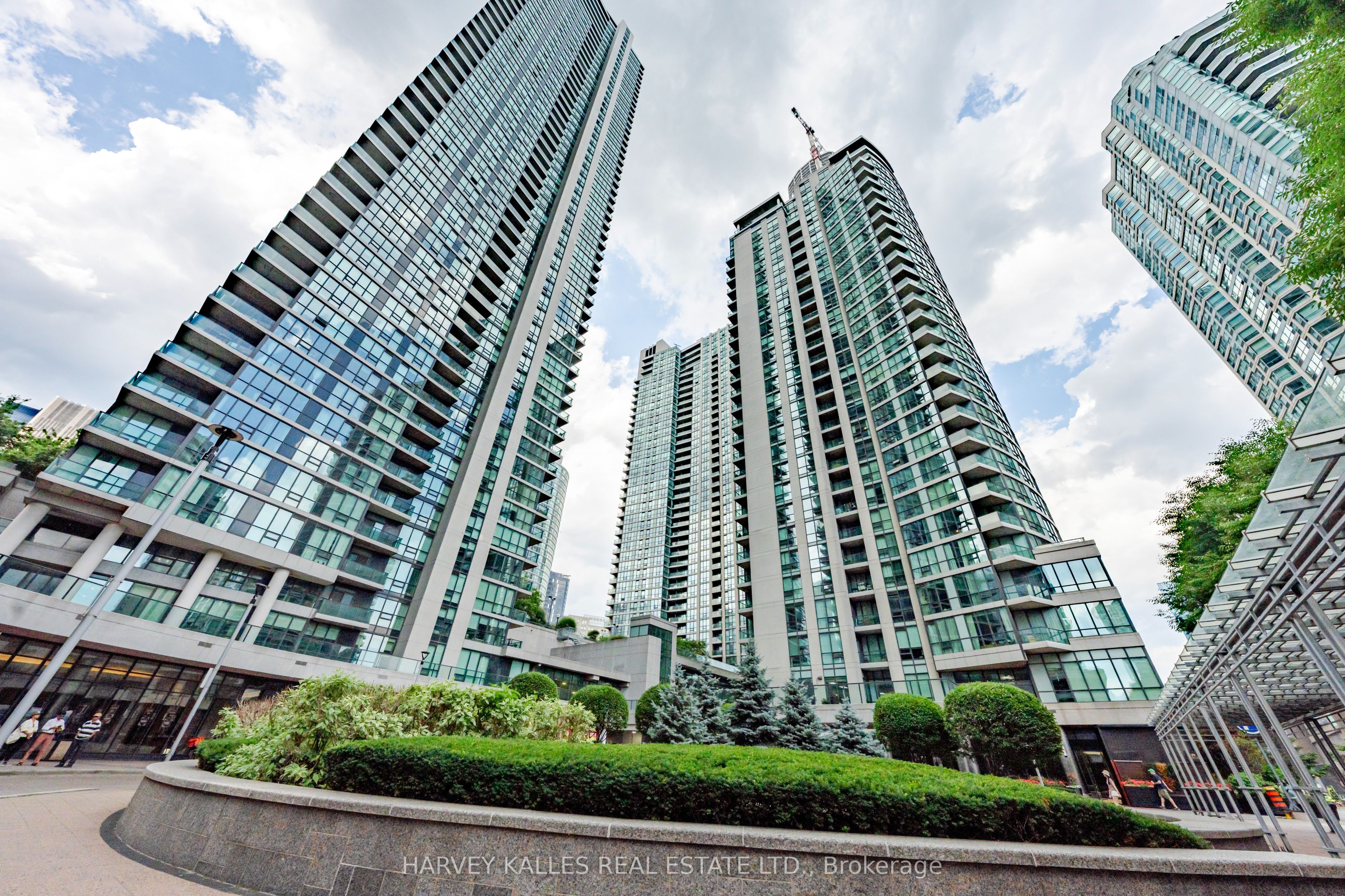 16 Yonge Street 3211 Property Photo 43