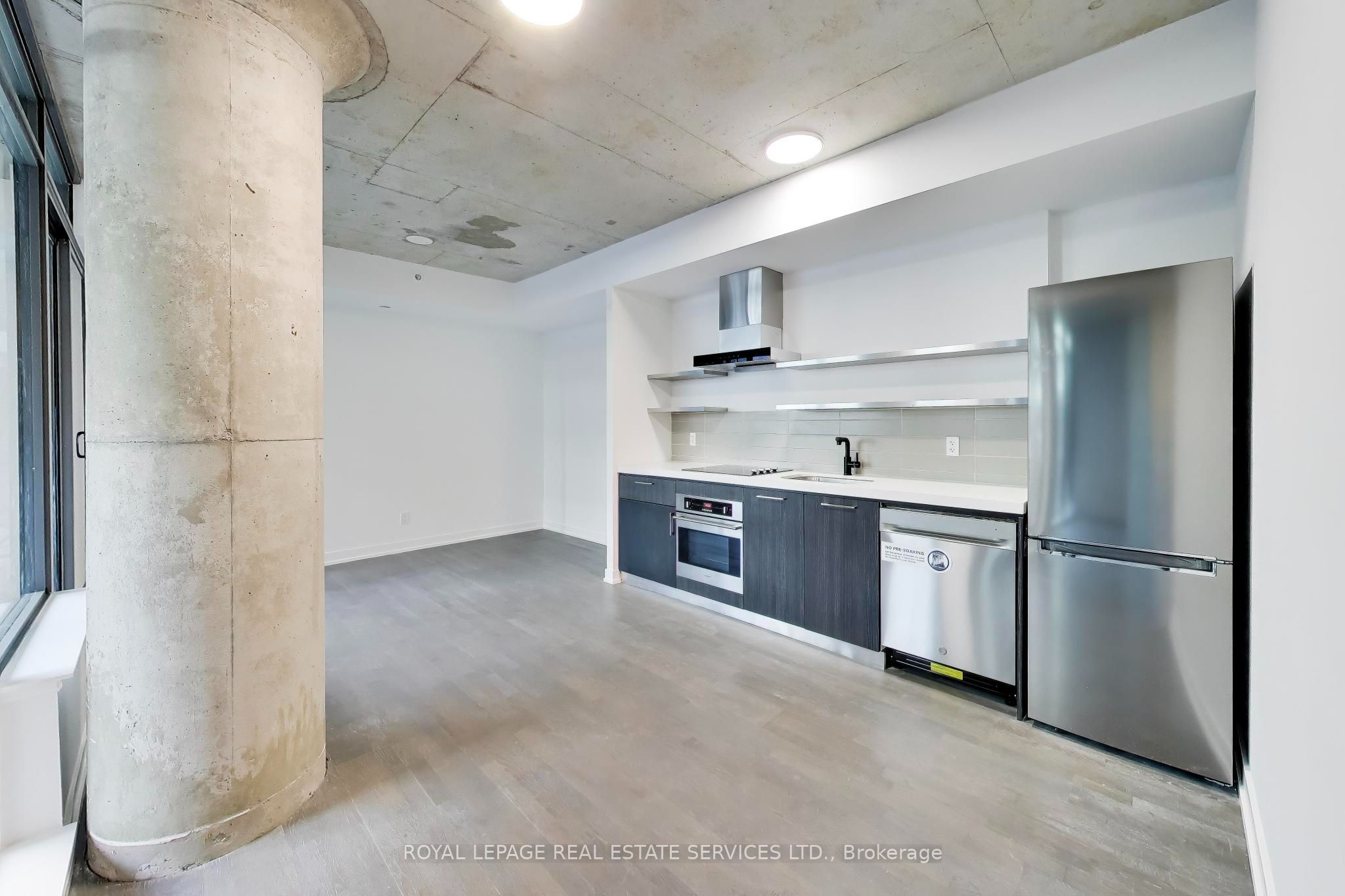 560 King Street W 626 Property Photo 2