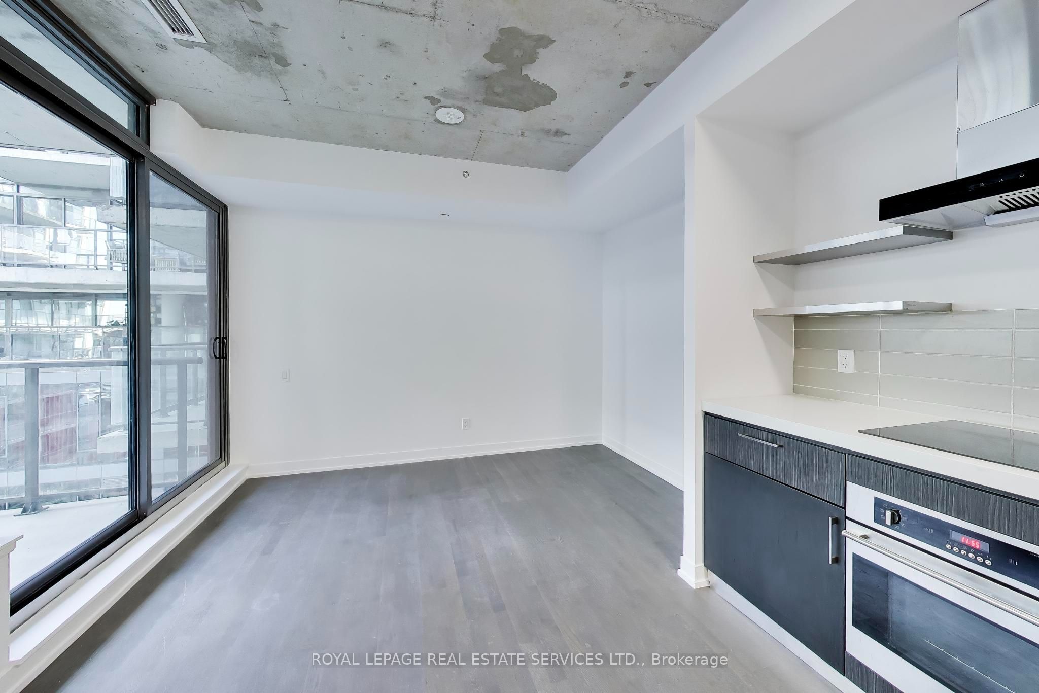 560 King Street W 626 Property Photo 4