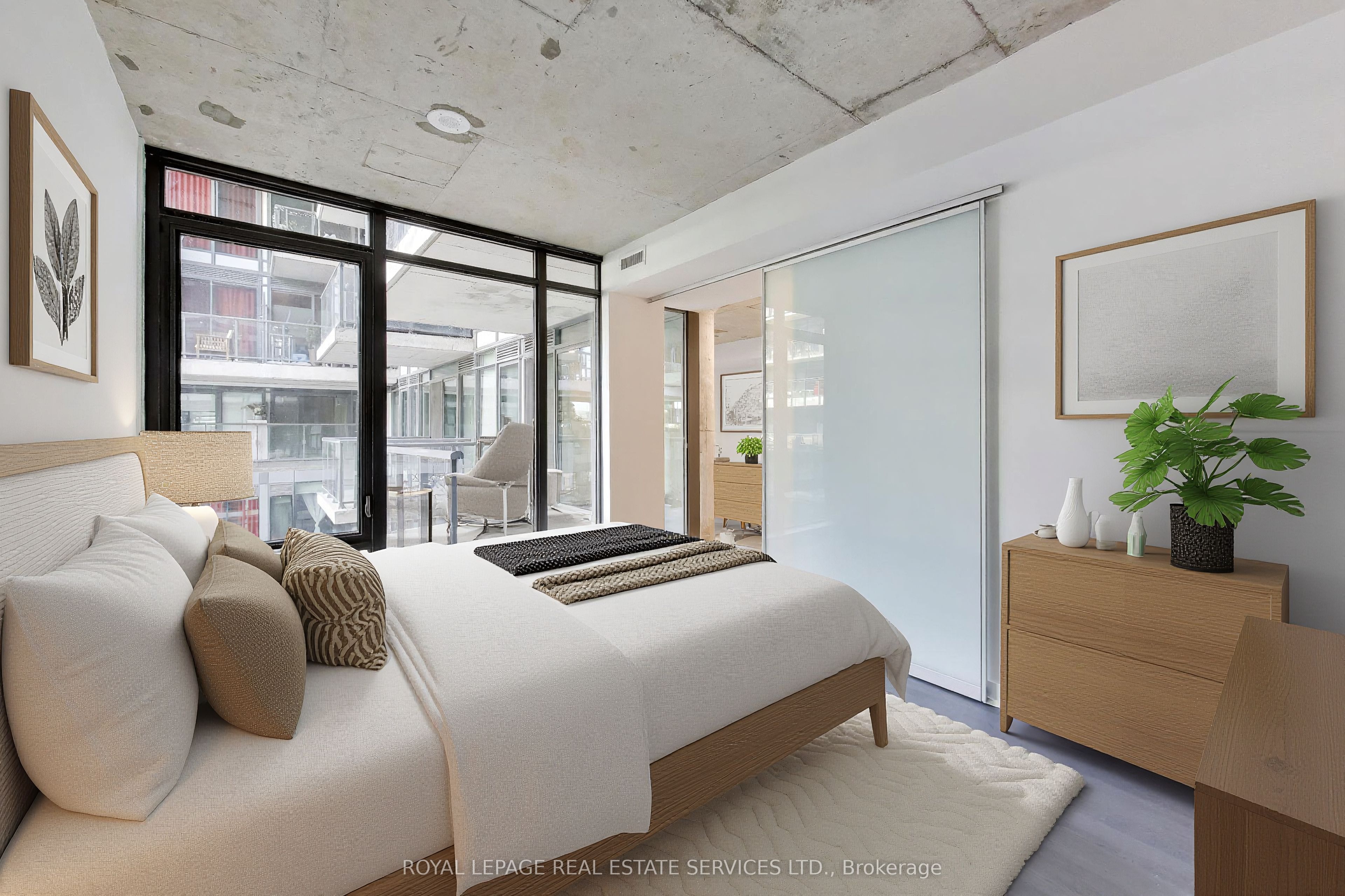 560 King Street W 626 Property Photo 12