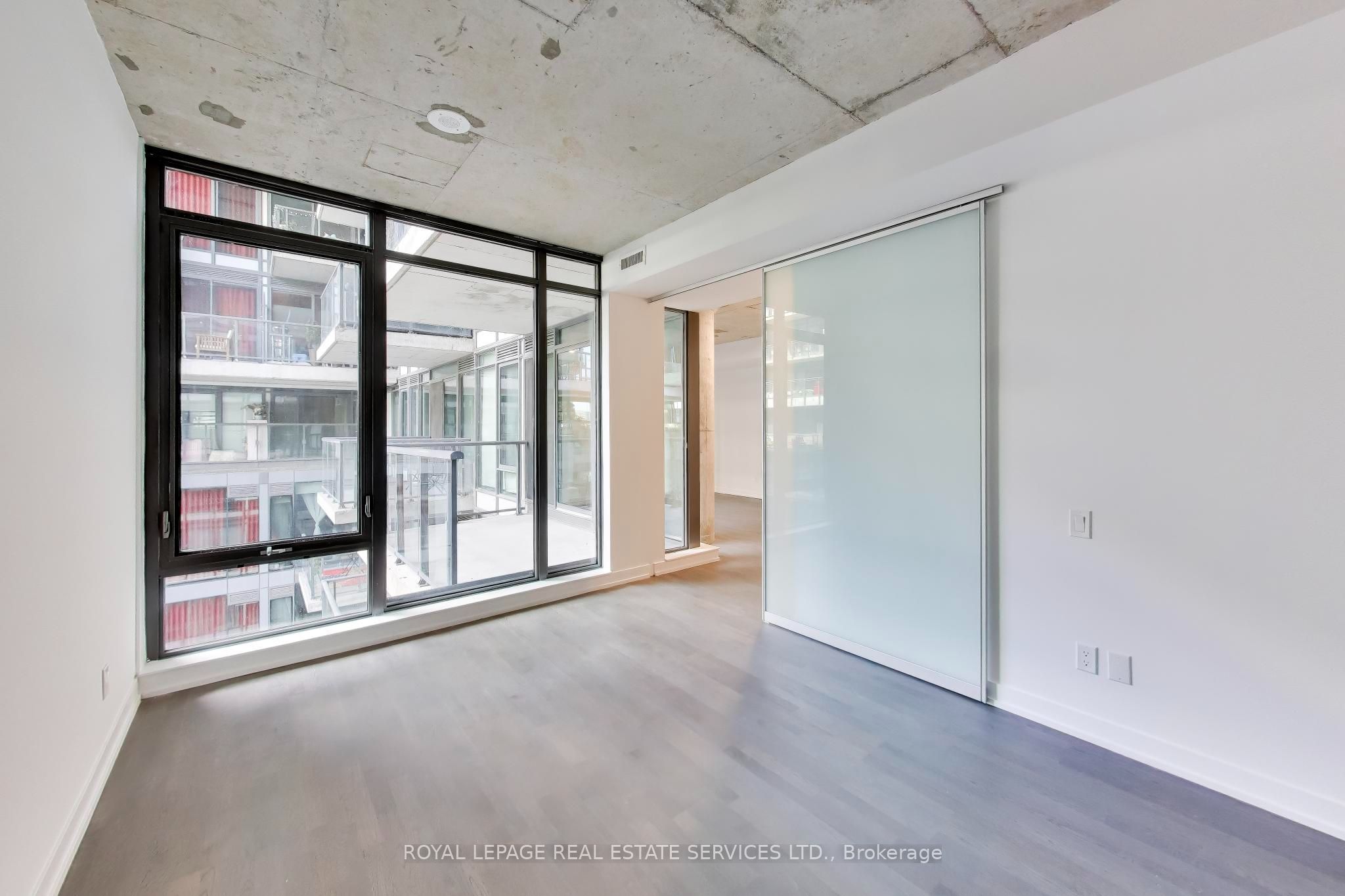 560 King Street W 626 Property Photo 13