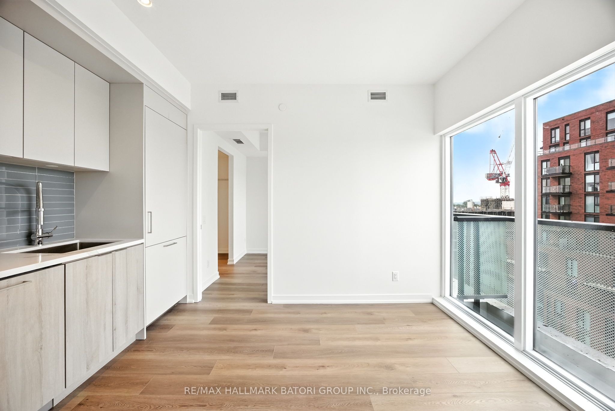 863 St. Clair Avenue W 801 Property Photo 2