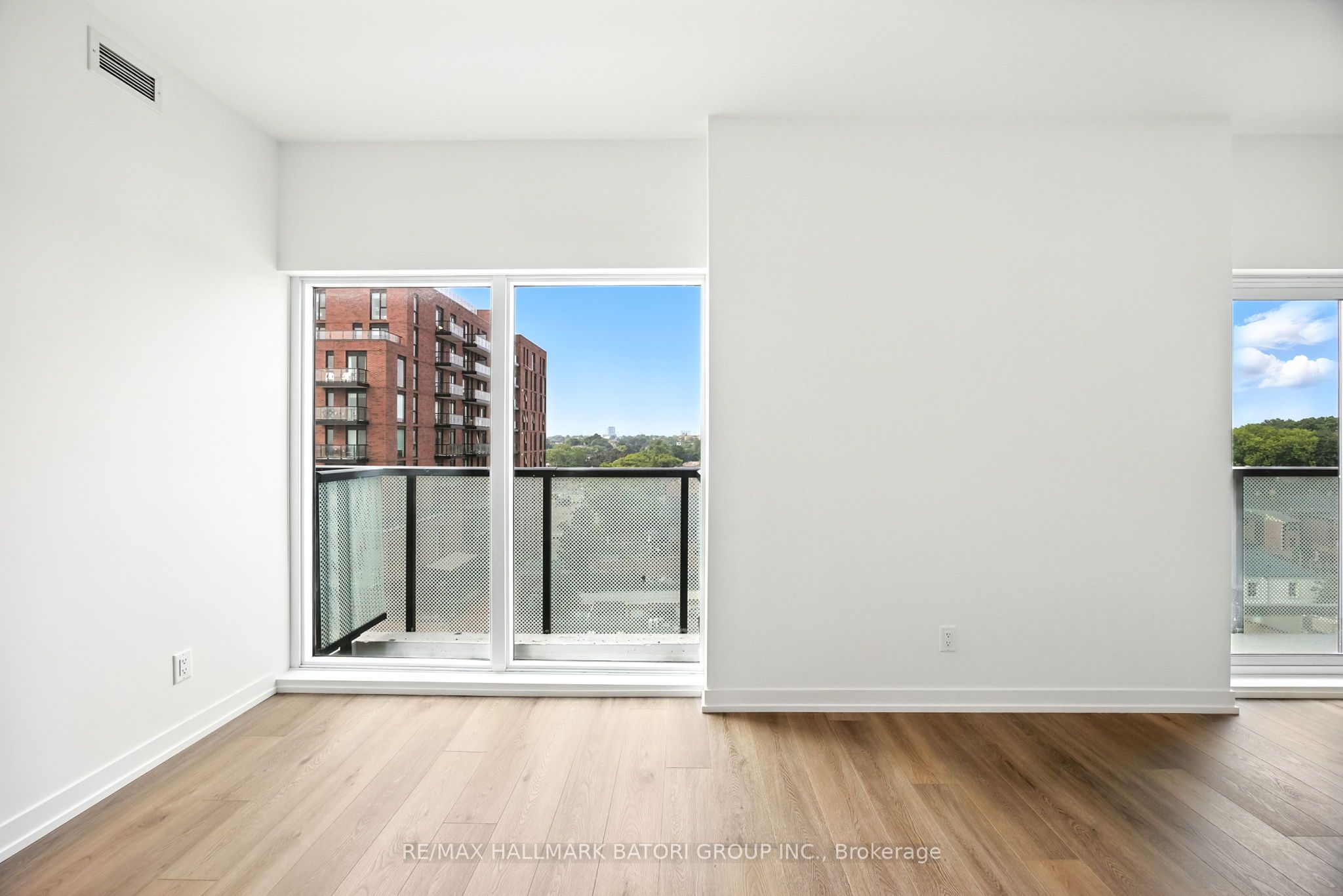 863 St. Clair Avenue W 801 Property Photo 3