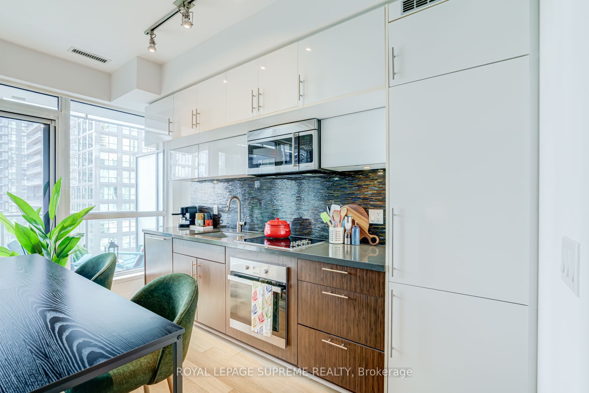 8 Mercer Street 1710 Property Photo 6