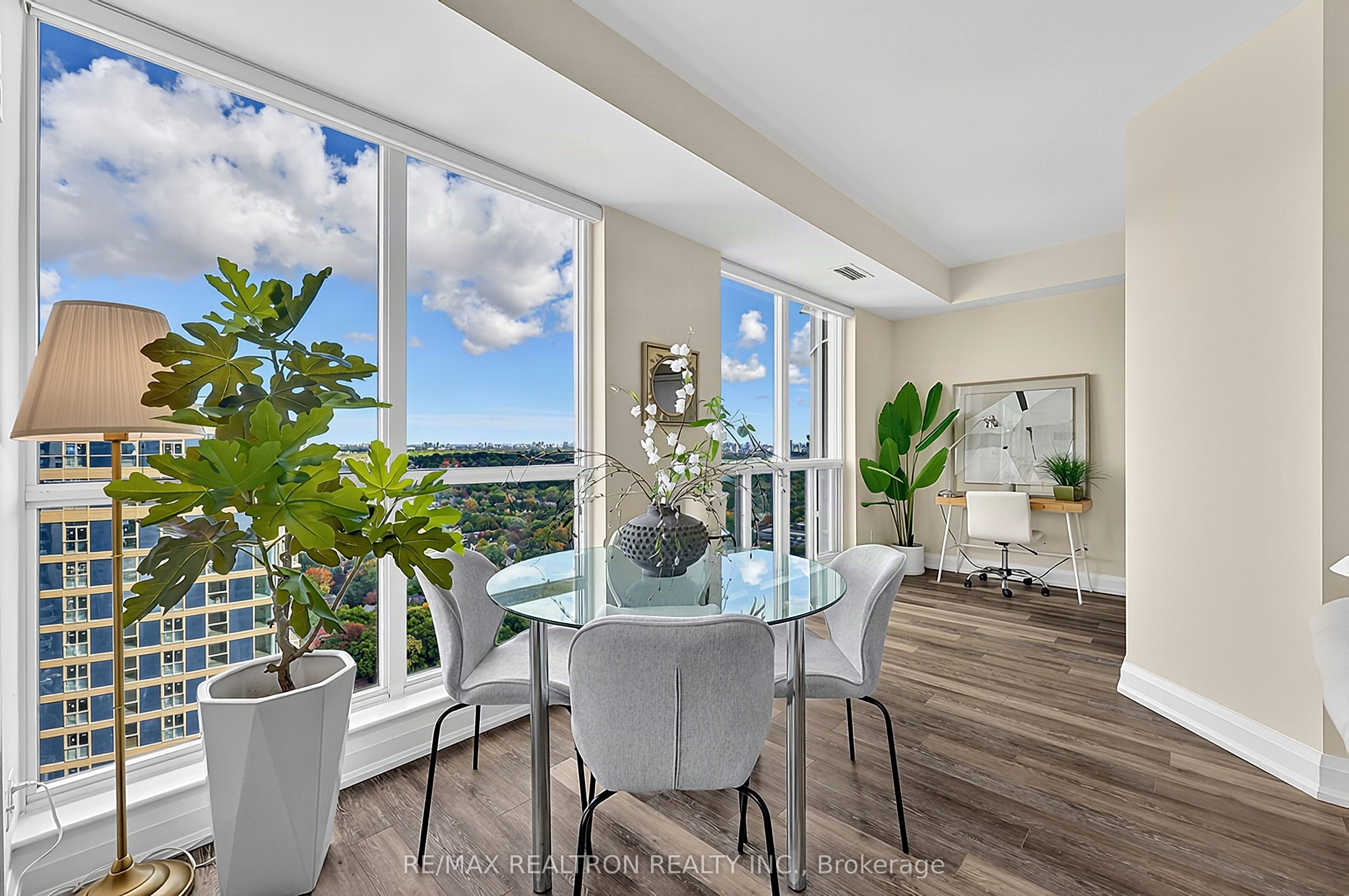8 Park Road Ph3802 Property Photo 10