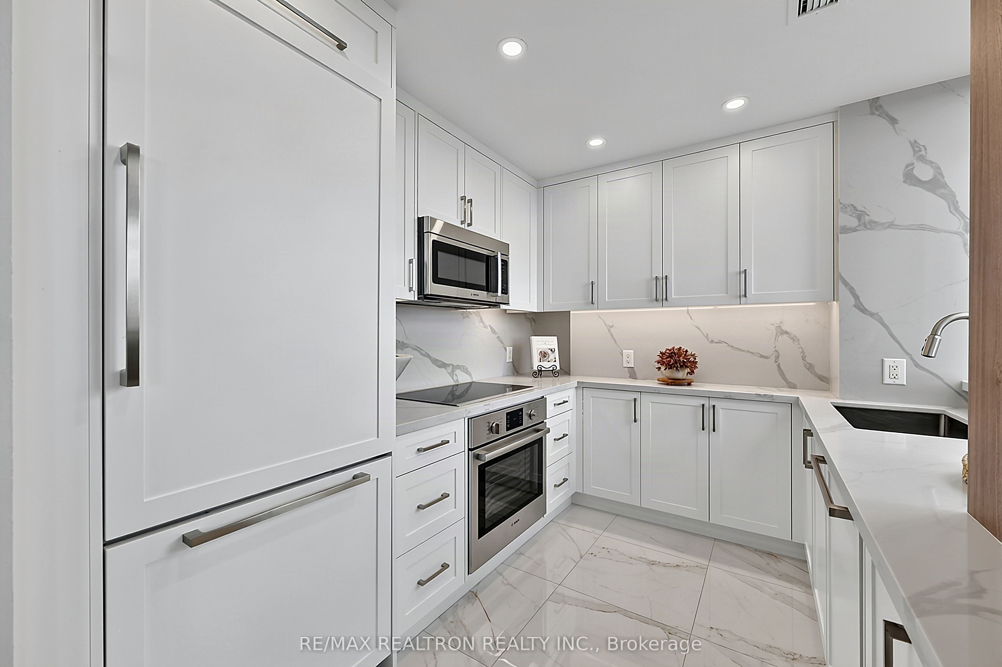 8 Park Road Ph3802 Property Photo 17