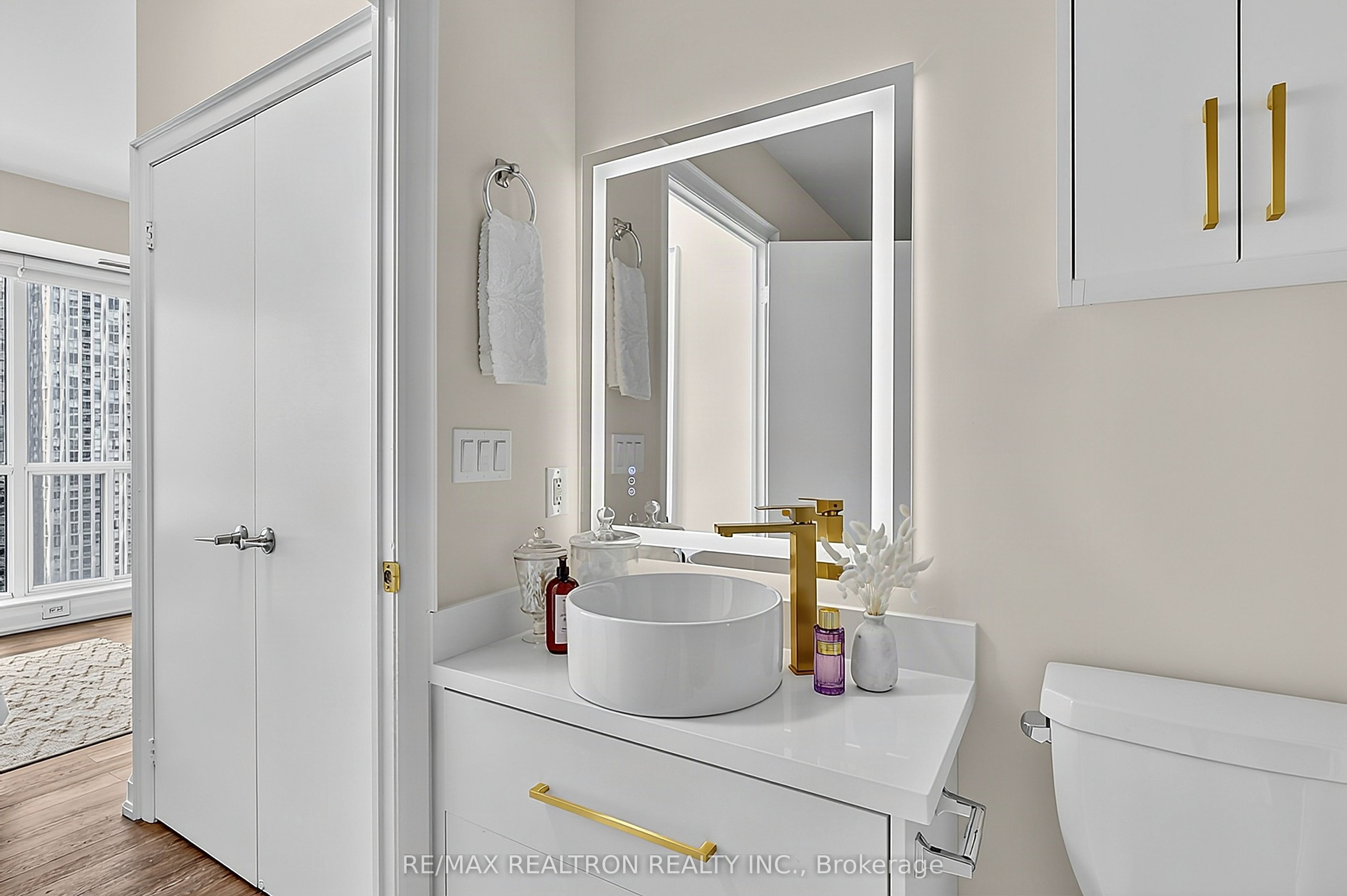 8 Park Road Ph3802 Property Photo 18