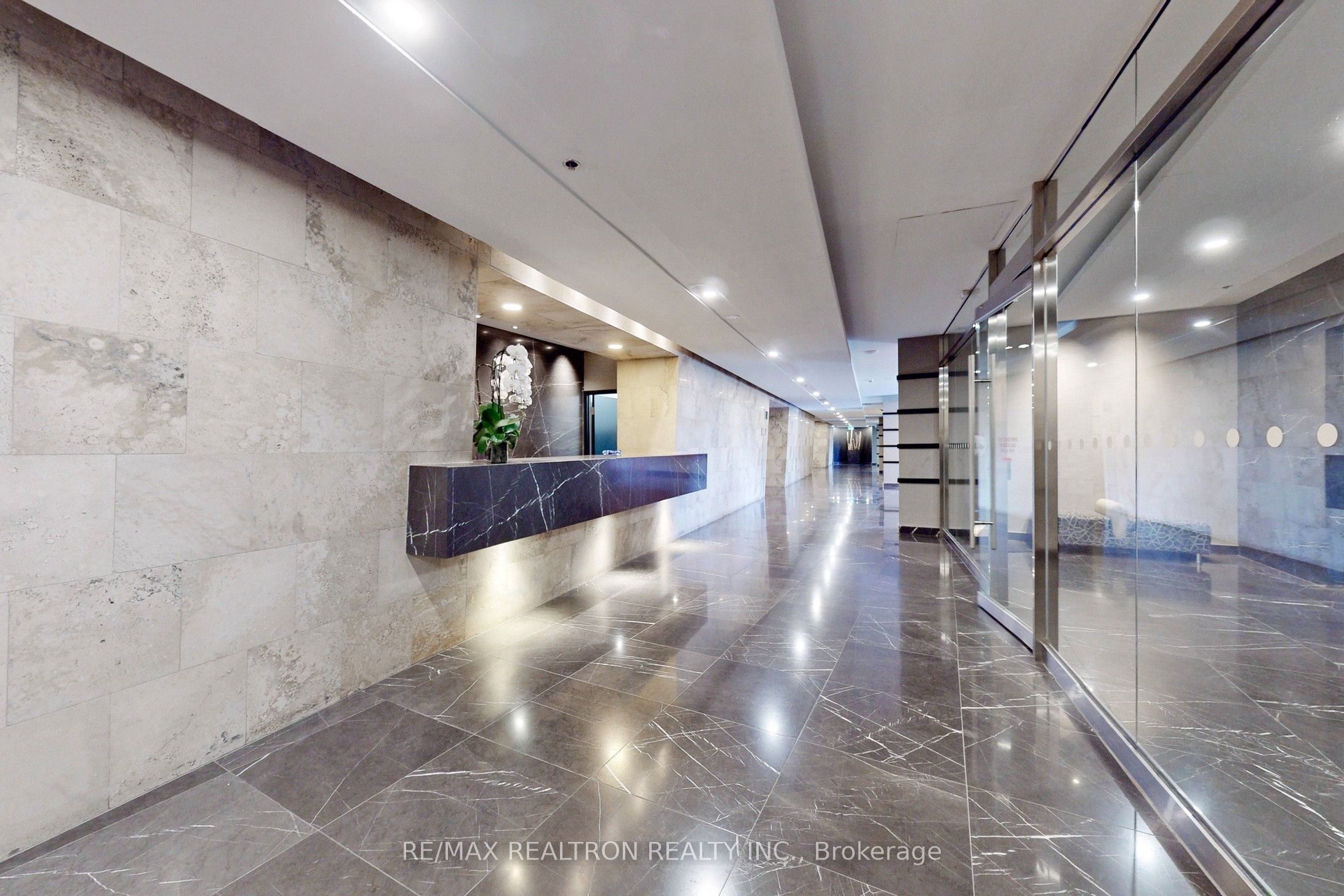 8 Park Road Ph3802 Property Photo 45