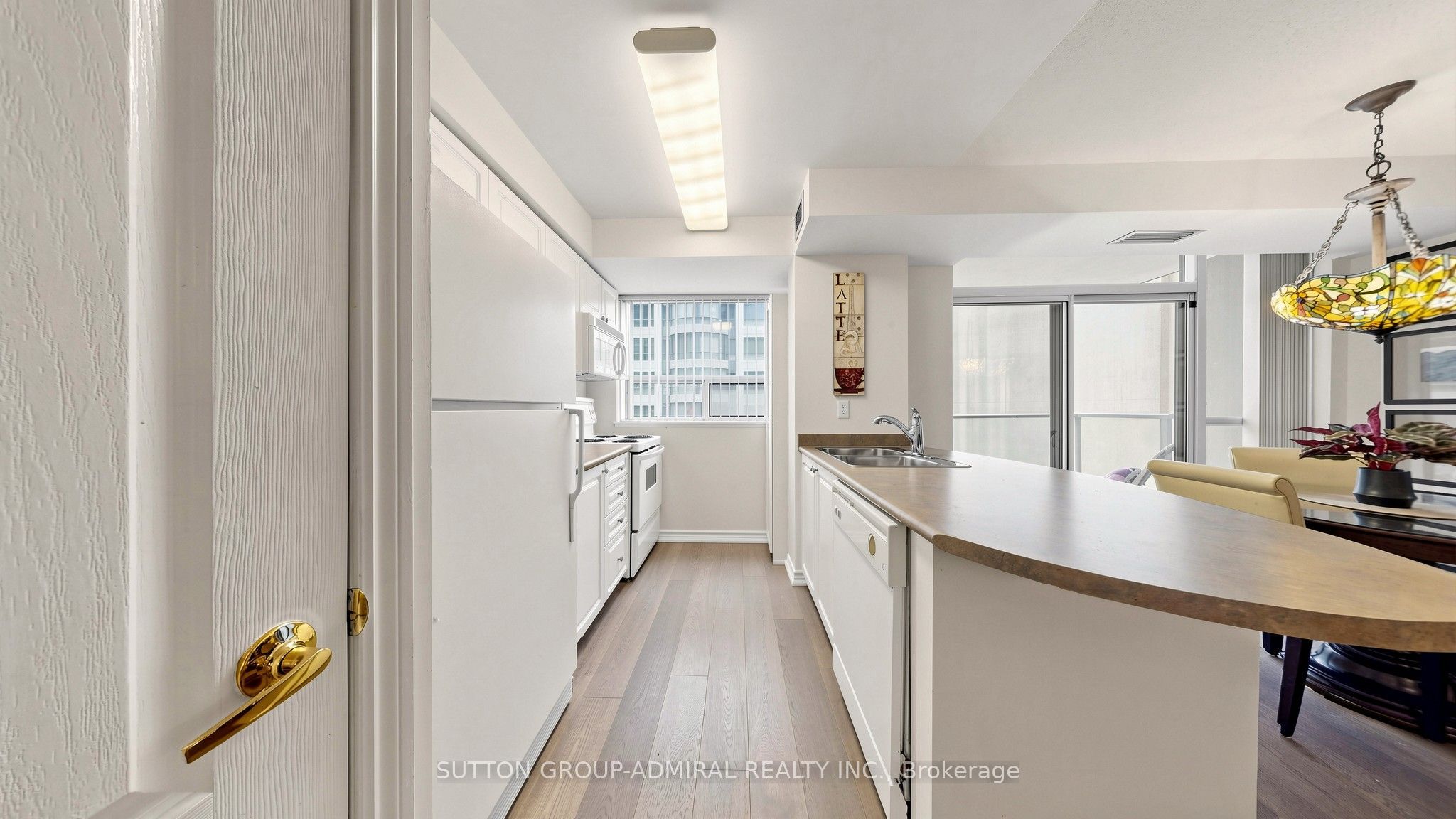 30 Hayden Street 701 Property Photo 13