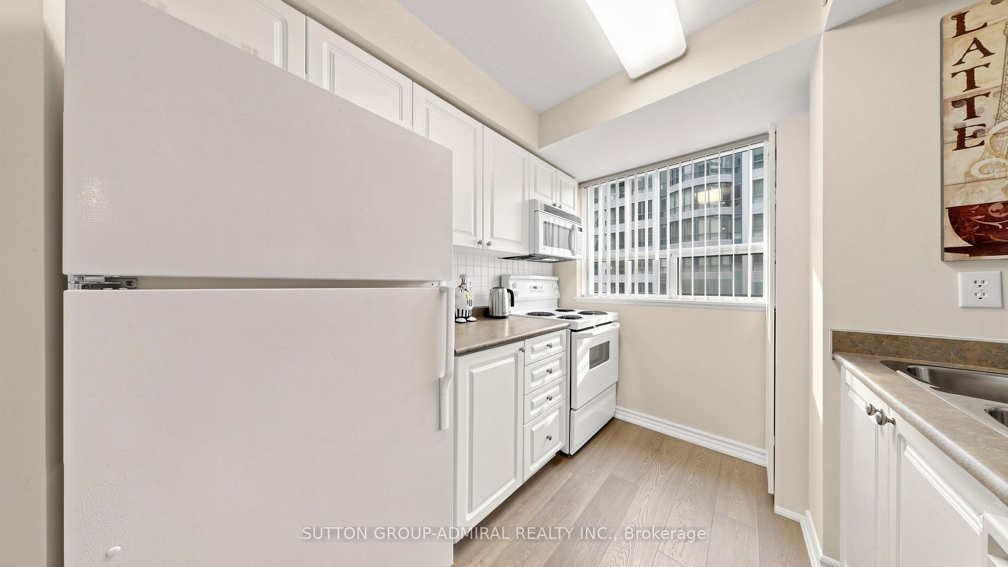 30 Hayden Street 701 Property Photo 16