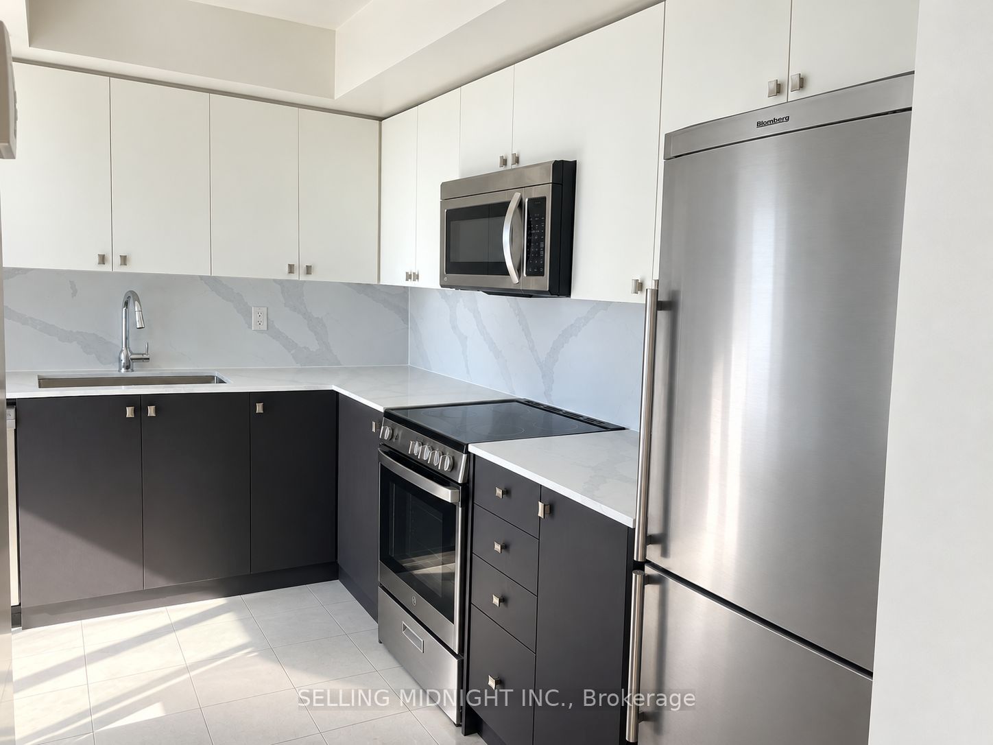 50 Lynn Wiilams Street 1103 Property Photo 5
