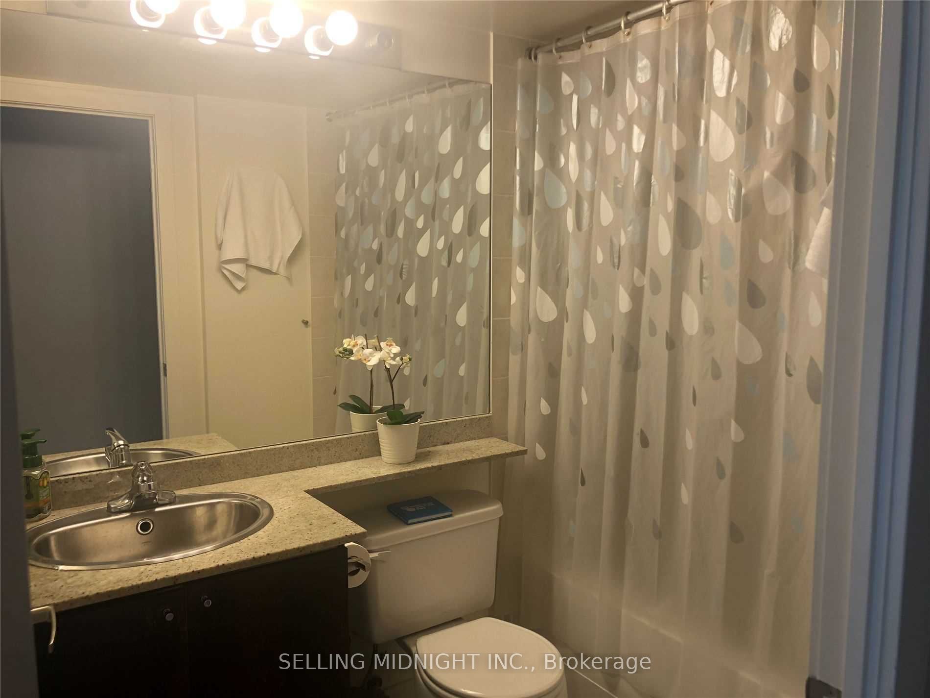 50 Lynn Wiilams Street 1103 Property Photo 10
