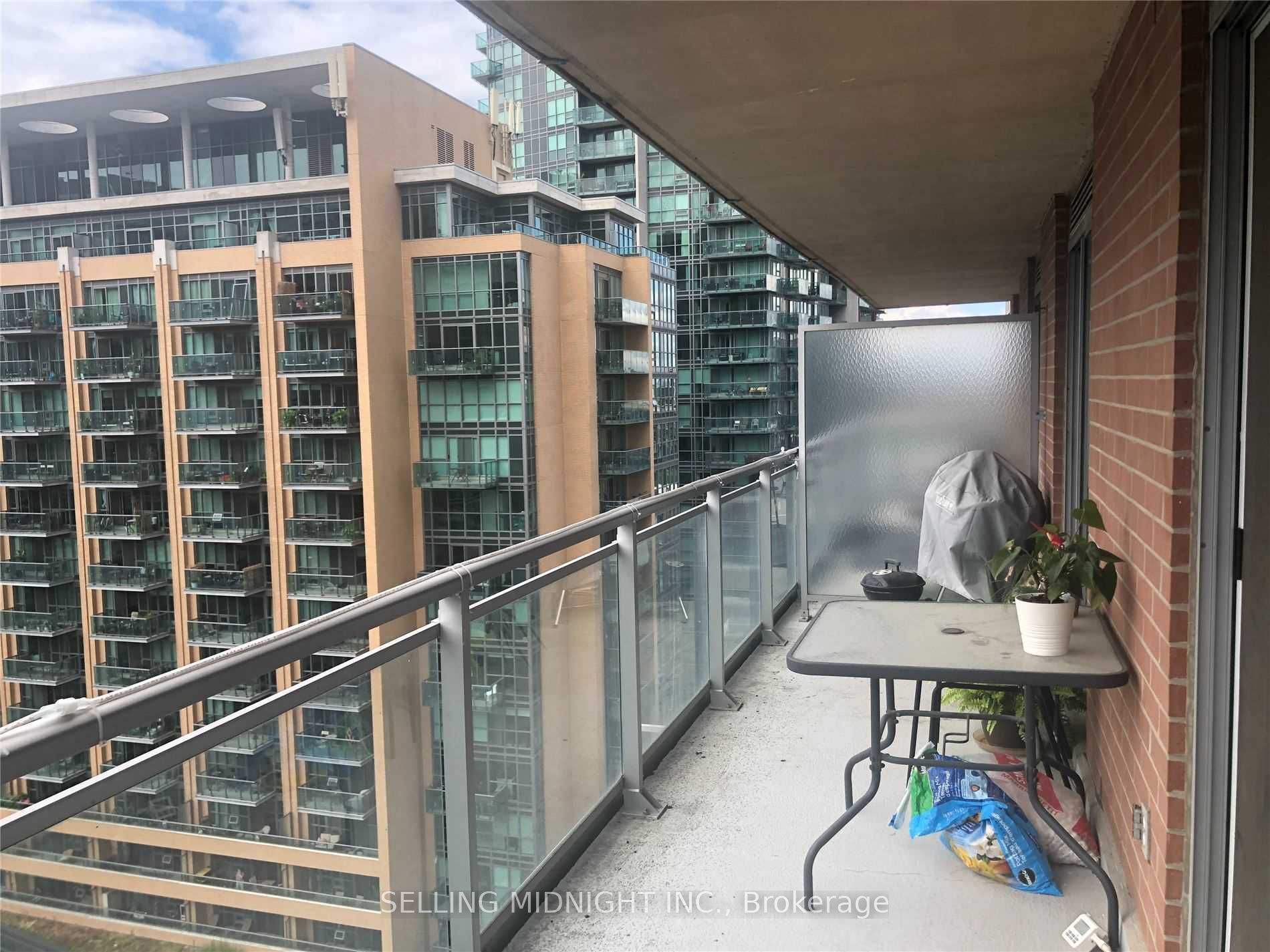 50 Lynn Wiilams Street 1103 Property Photo 15