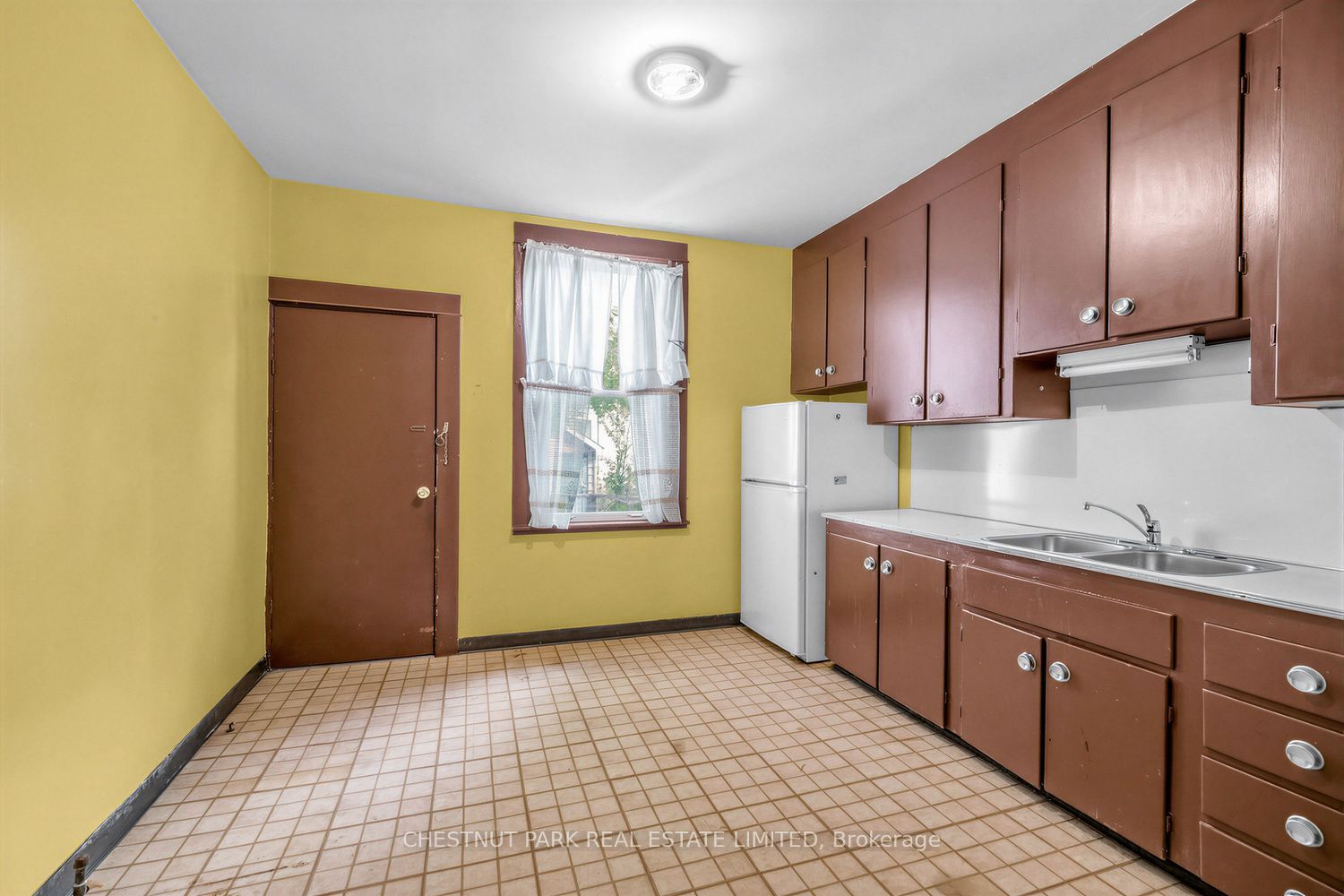 291 St Helen's Avenue Property Photo 8