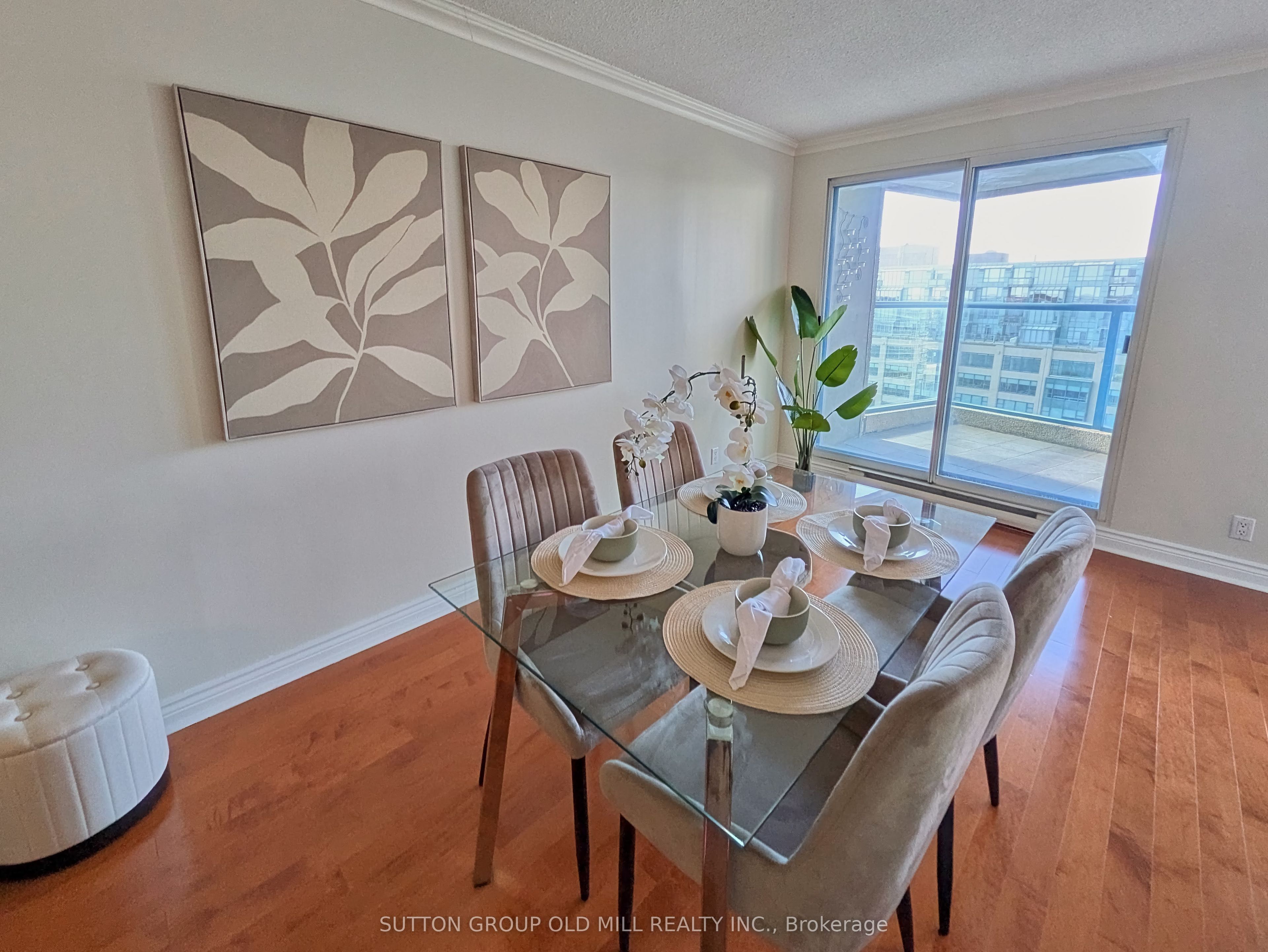 99 Harbour Square 1512 Property Photo 4