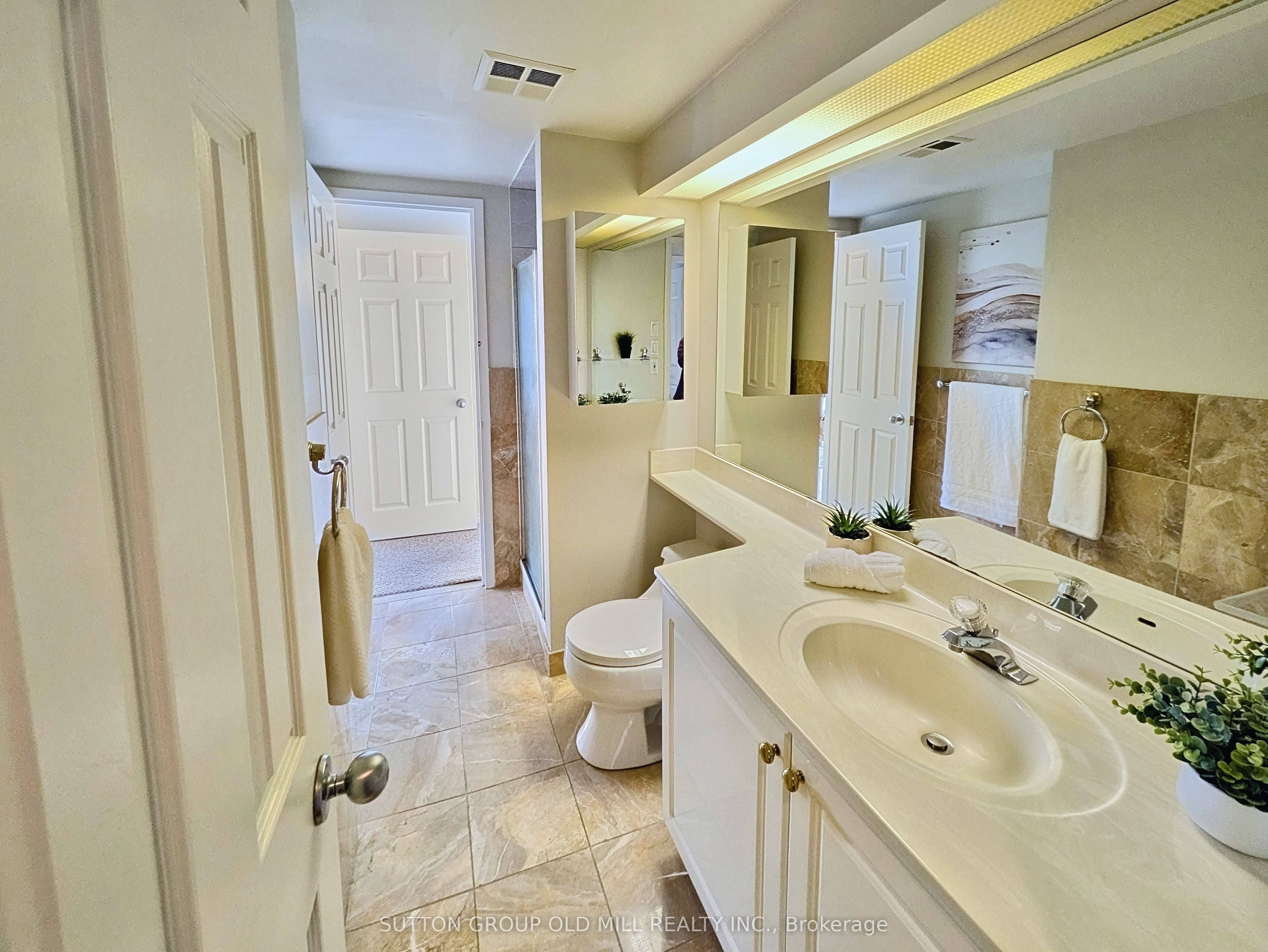 99 Harbour Square 1512 Property Photo 12