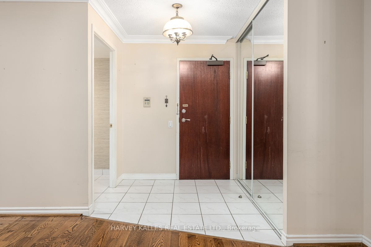 8 Covington Road 308 Property Photo 4