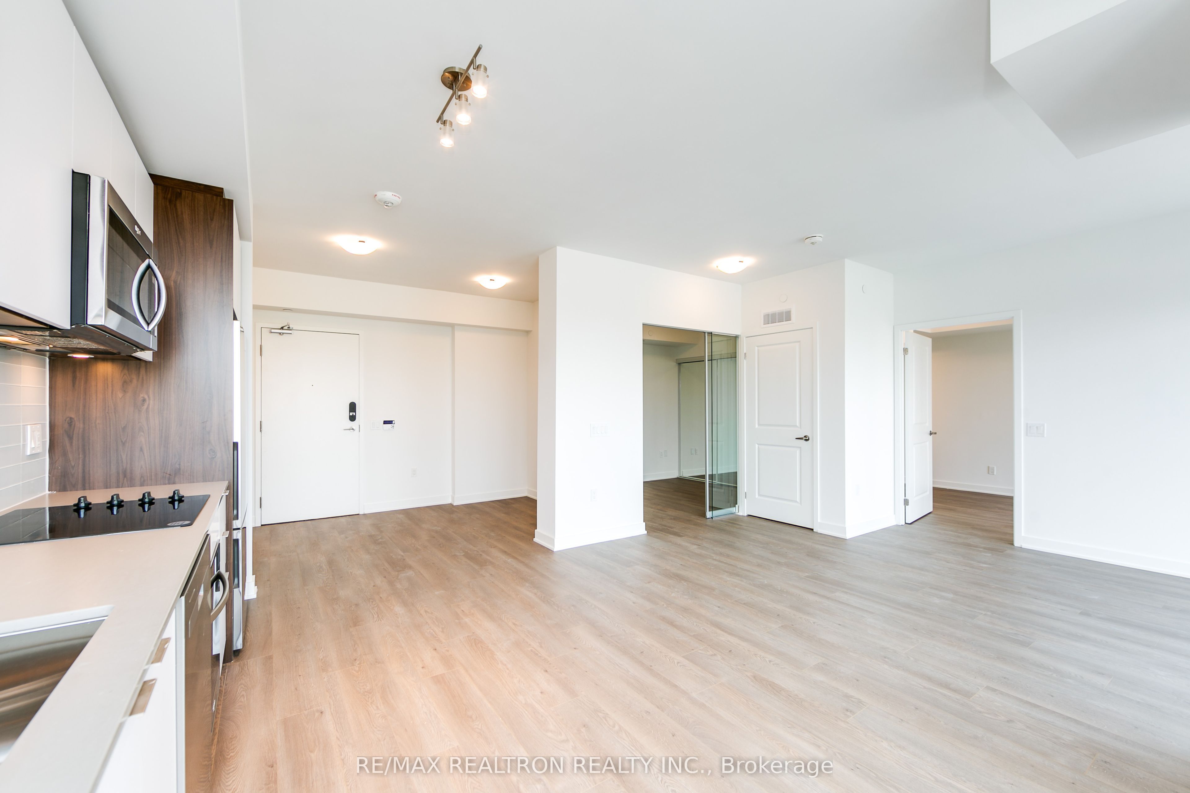 543 Richmond Street W 1202 Property Photo 2