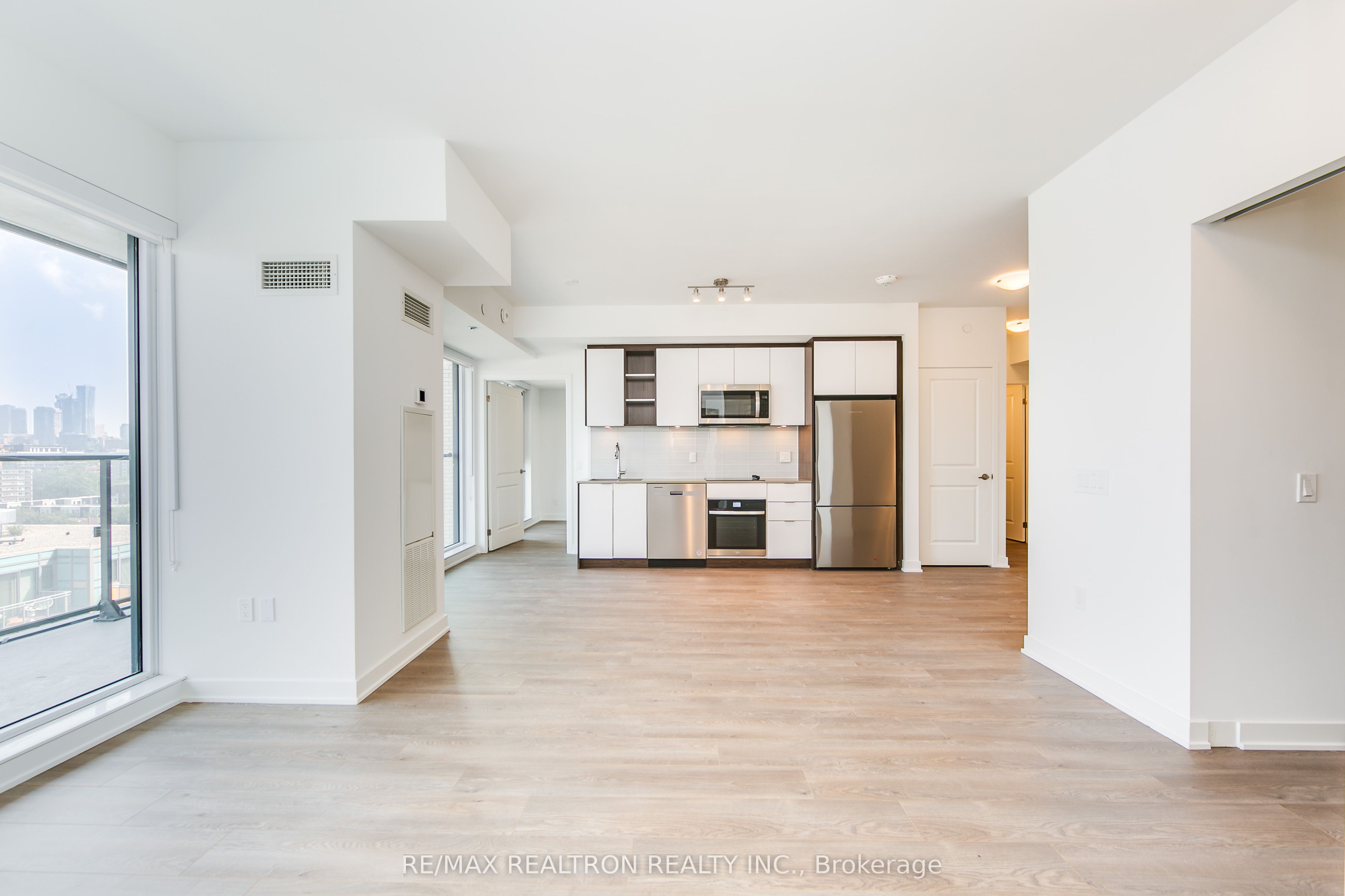 543 Richmond Street W 1202 Property Photo 4
