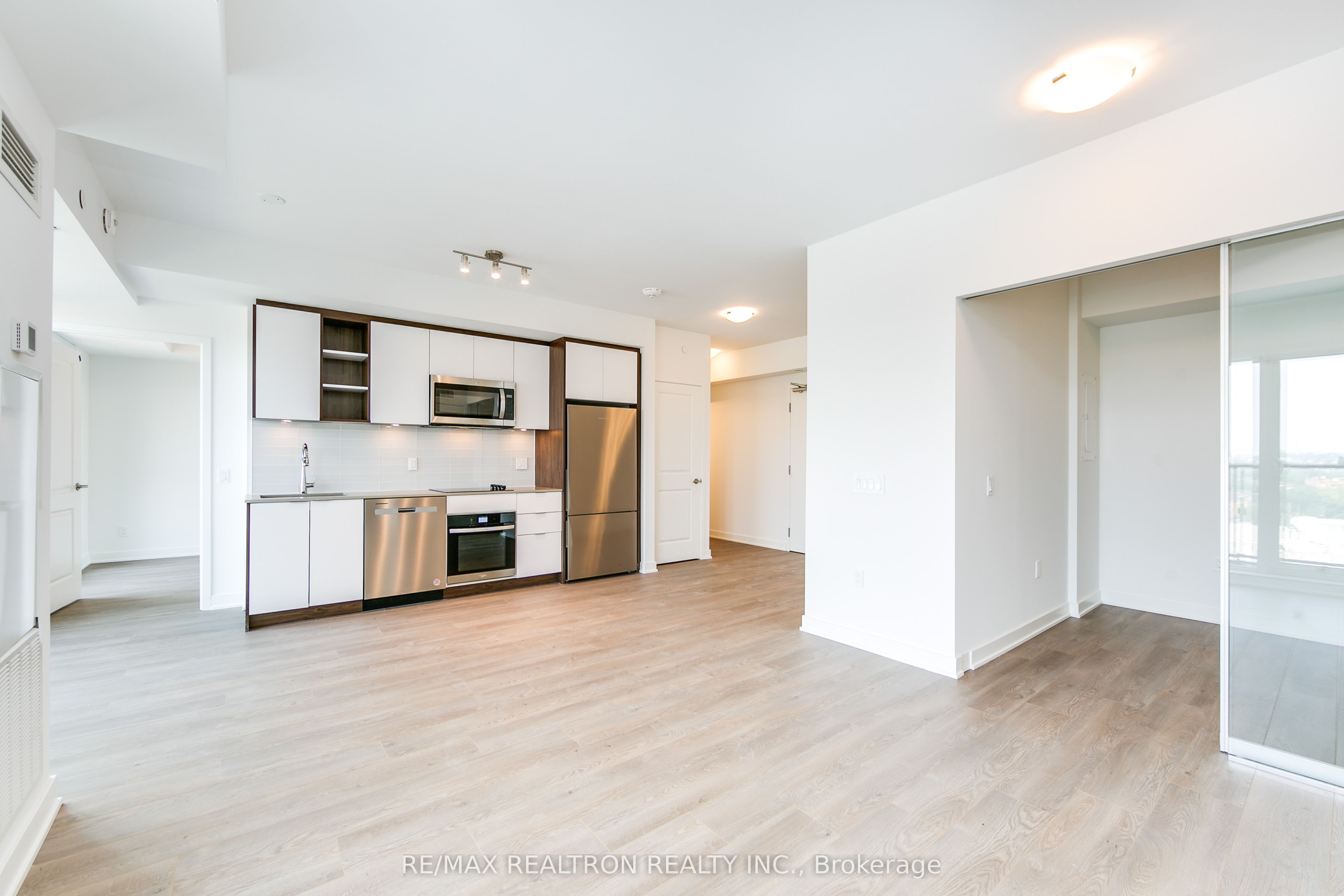 543 Richmond Street W 1202 Property Photo 5