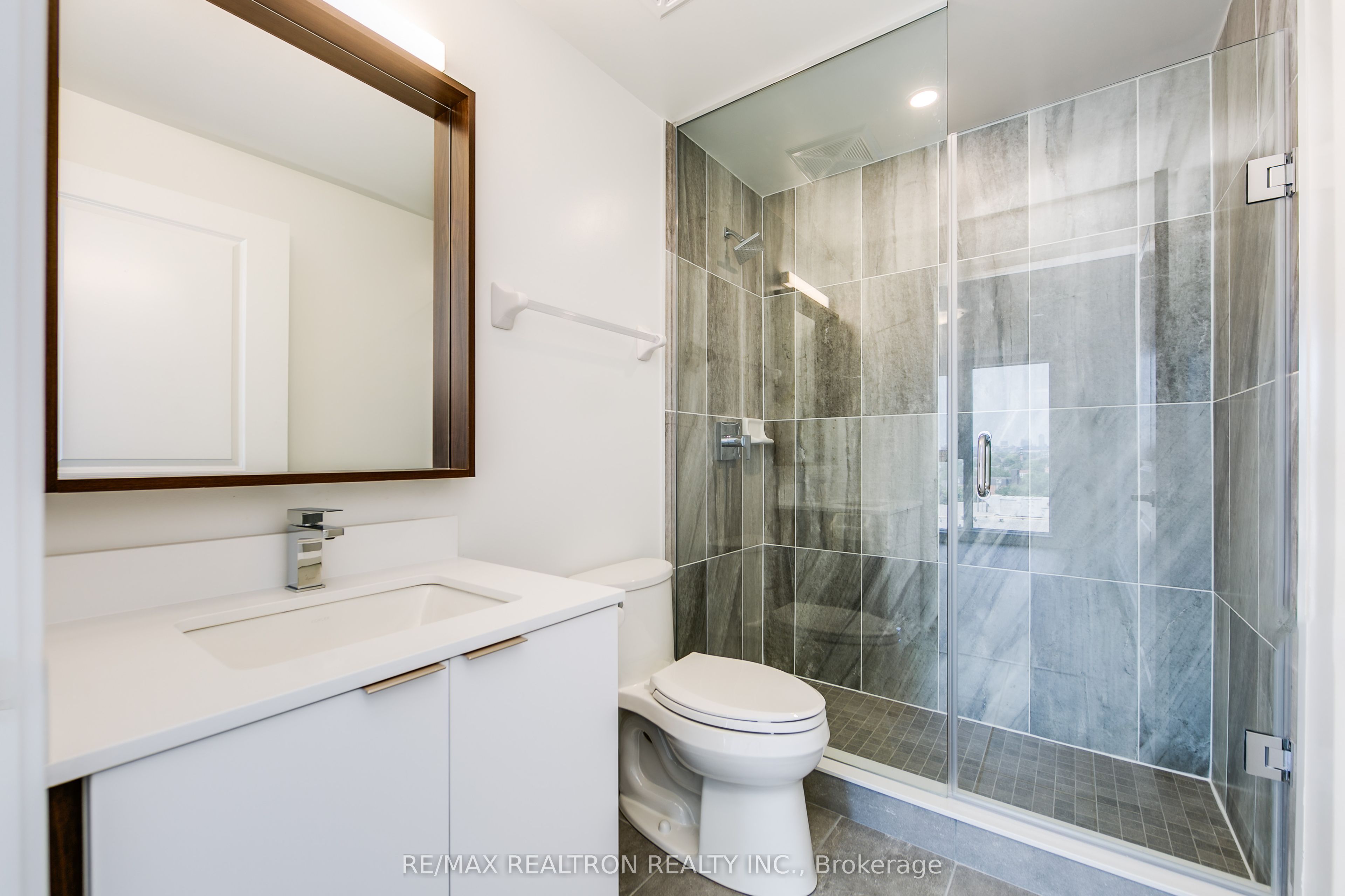 543 Richmond Street W 1202 Property Photo 9