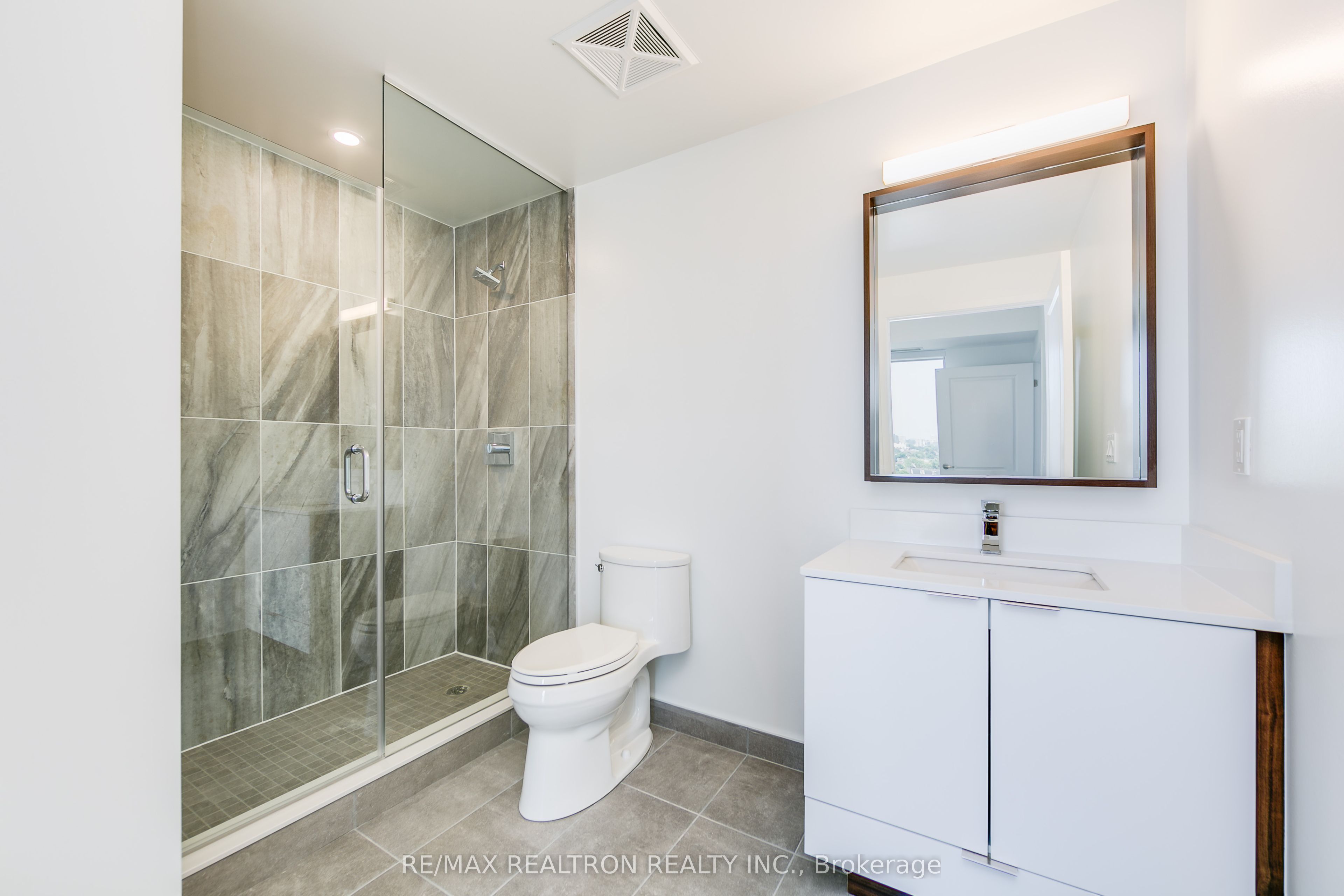 543 Richmond Street W 1202 Property Photo 11