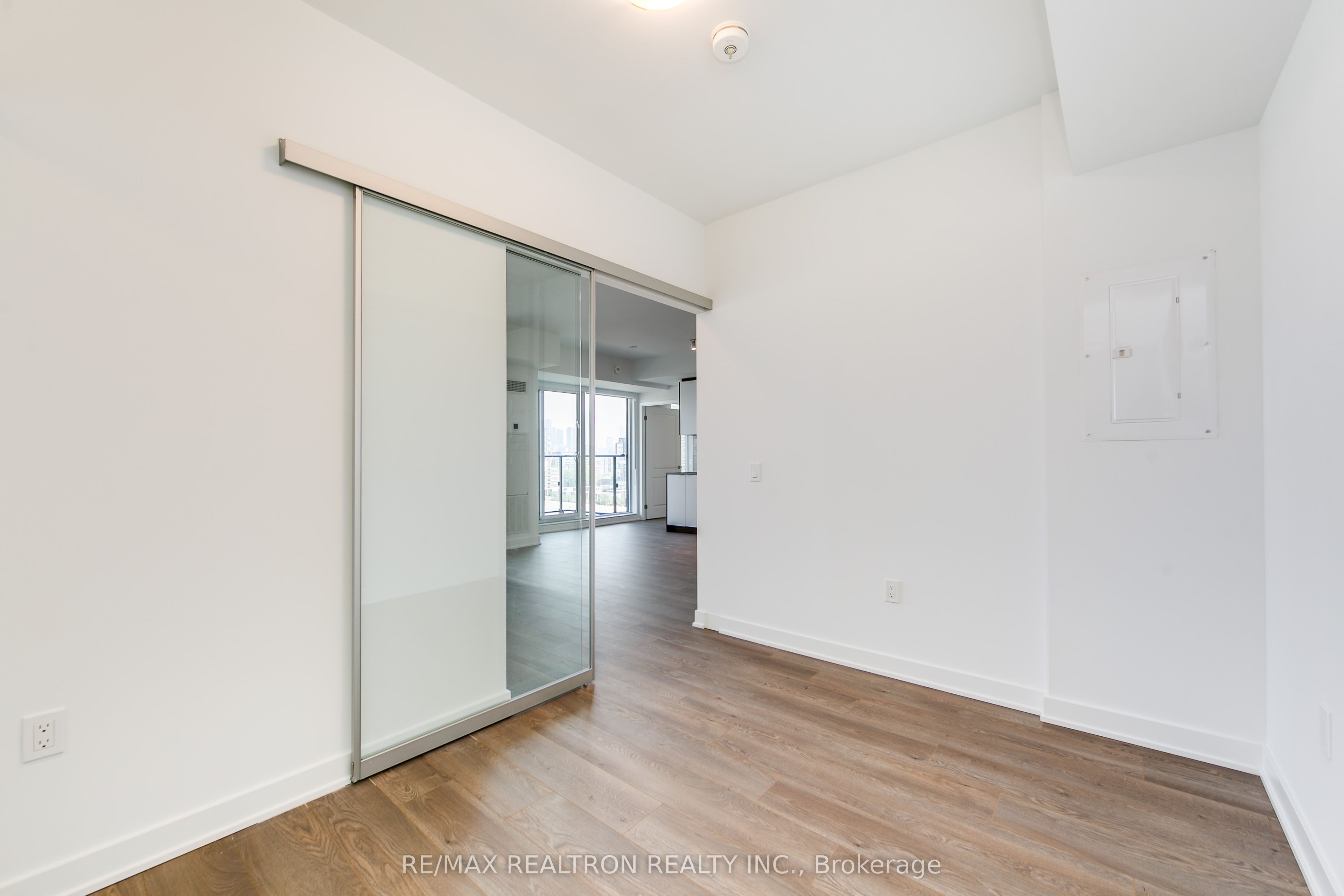 543 Richmond Street W 1202 Property Photo 13