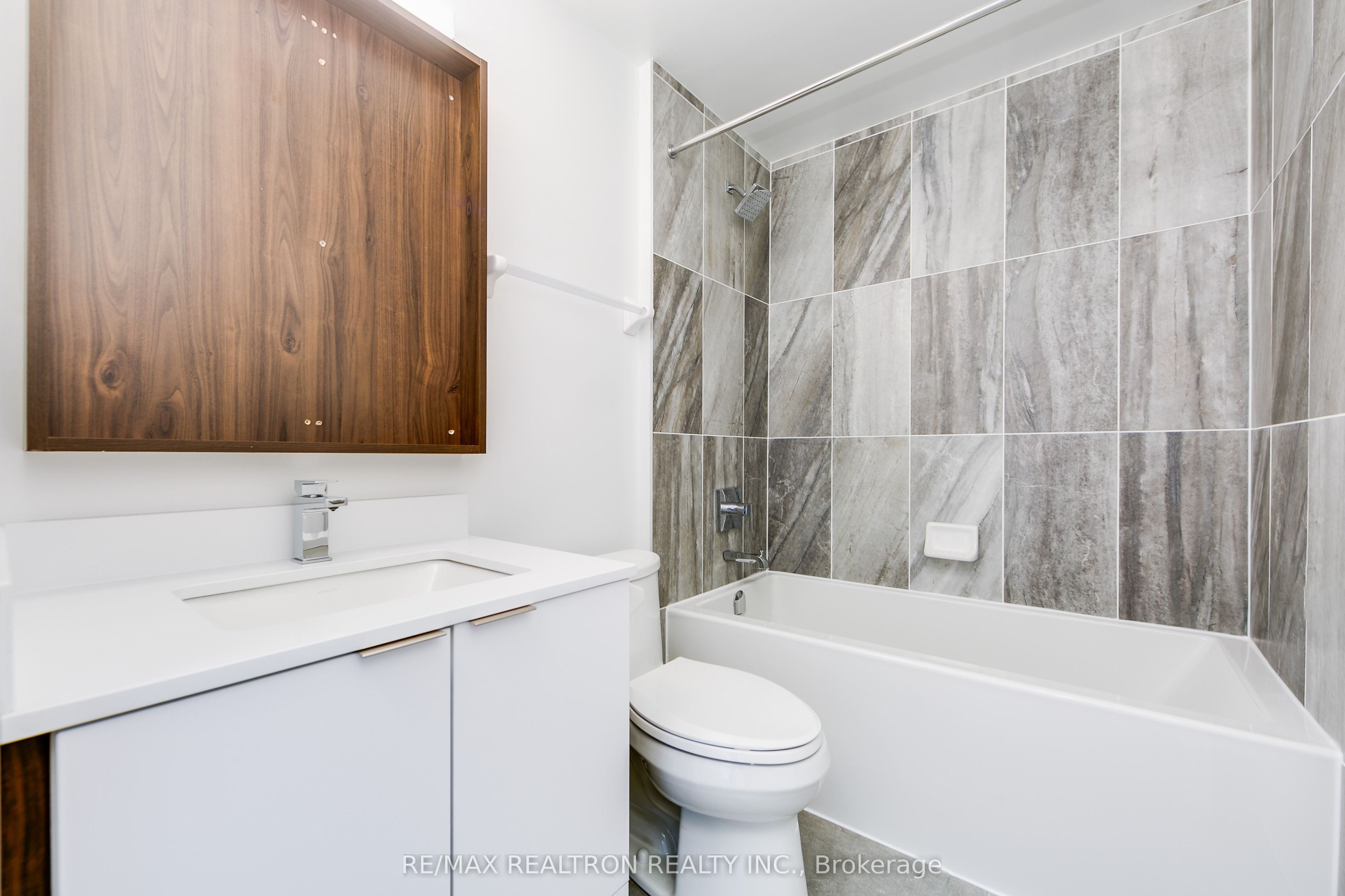 543 Richmond Street W 1202 Property Photo 14