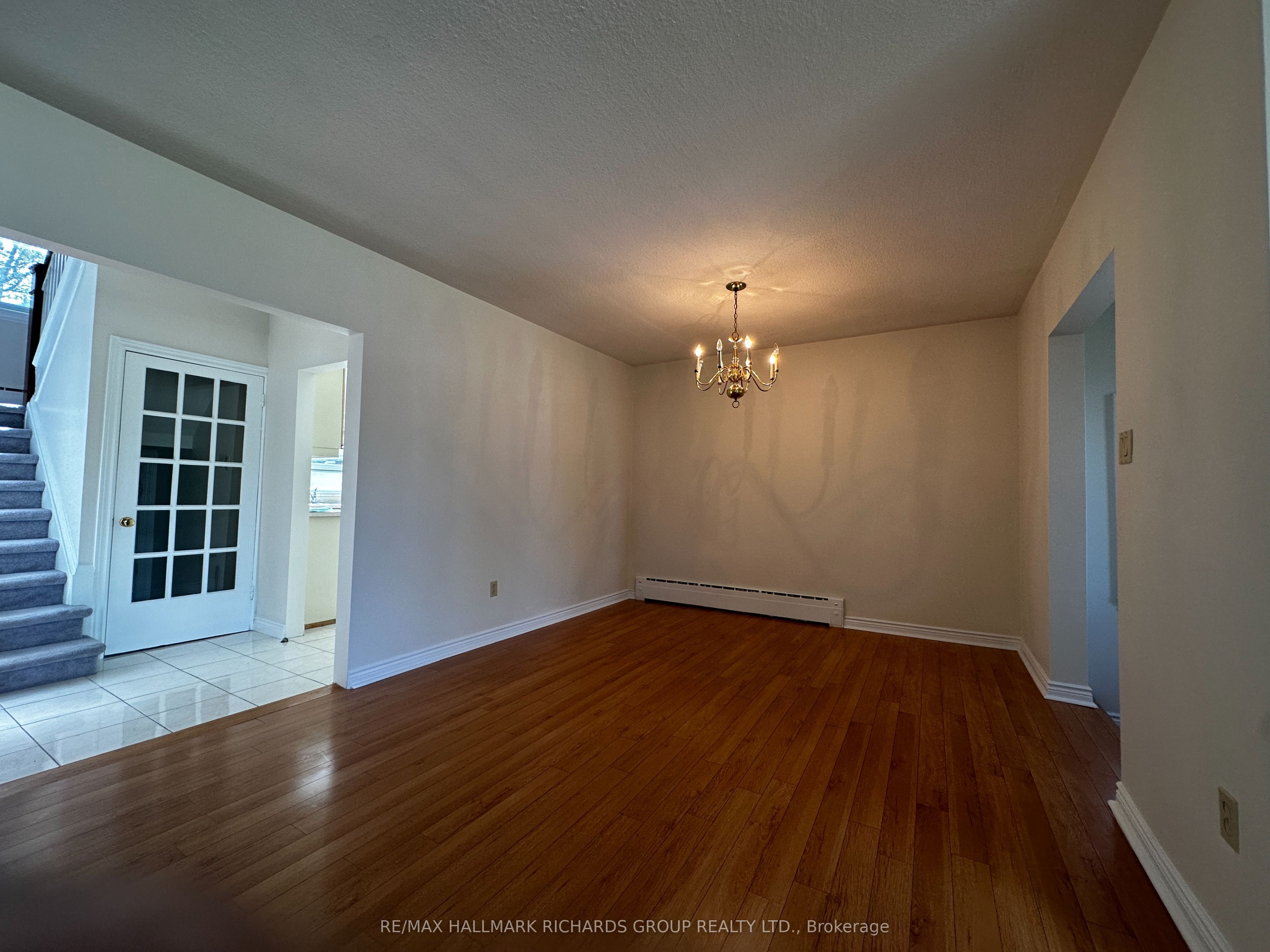 371 Cummer Avenue Property Photo 10