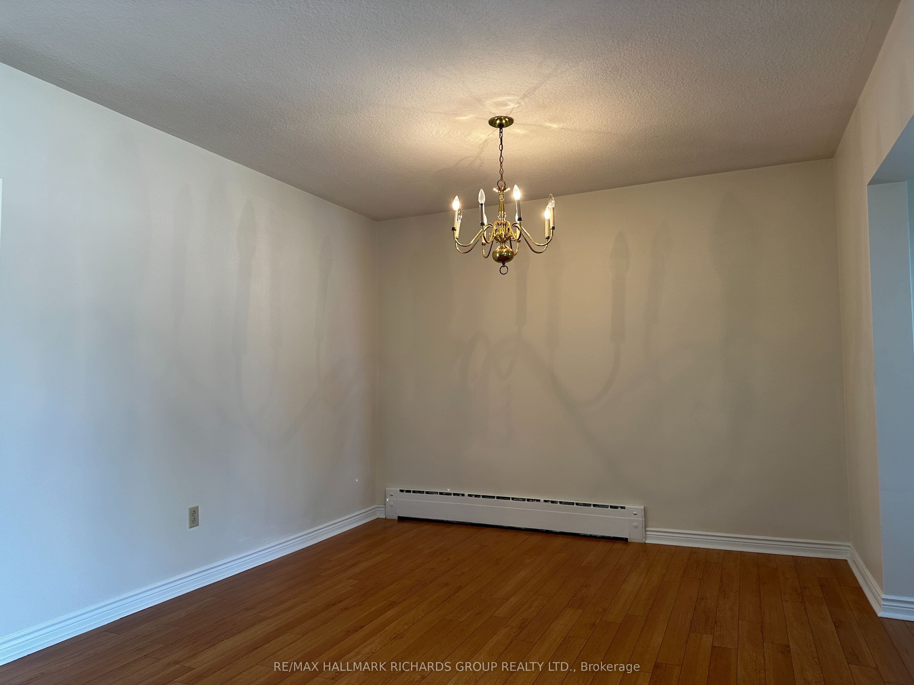 371 Cummer Avenue Property Photo 11