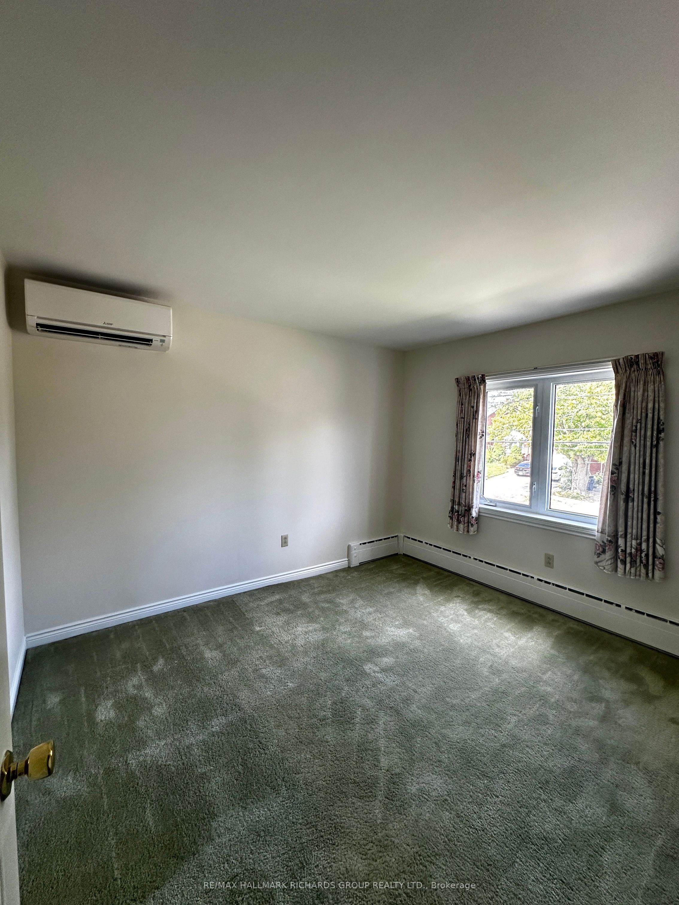 371 Cummer Avenue Property Photo 16