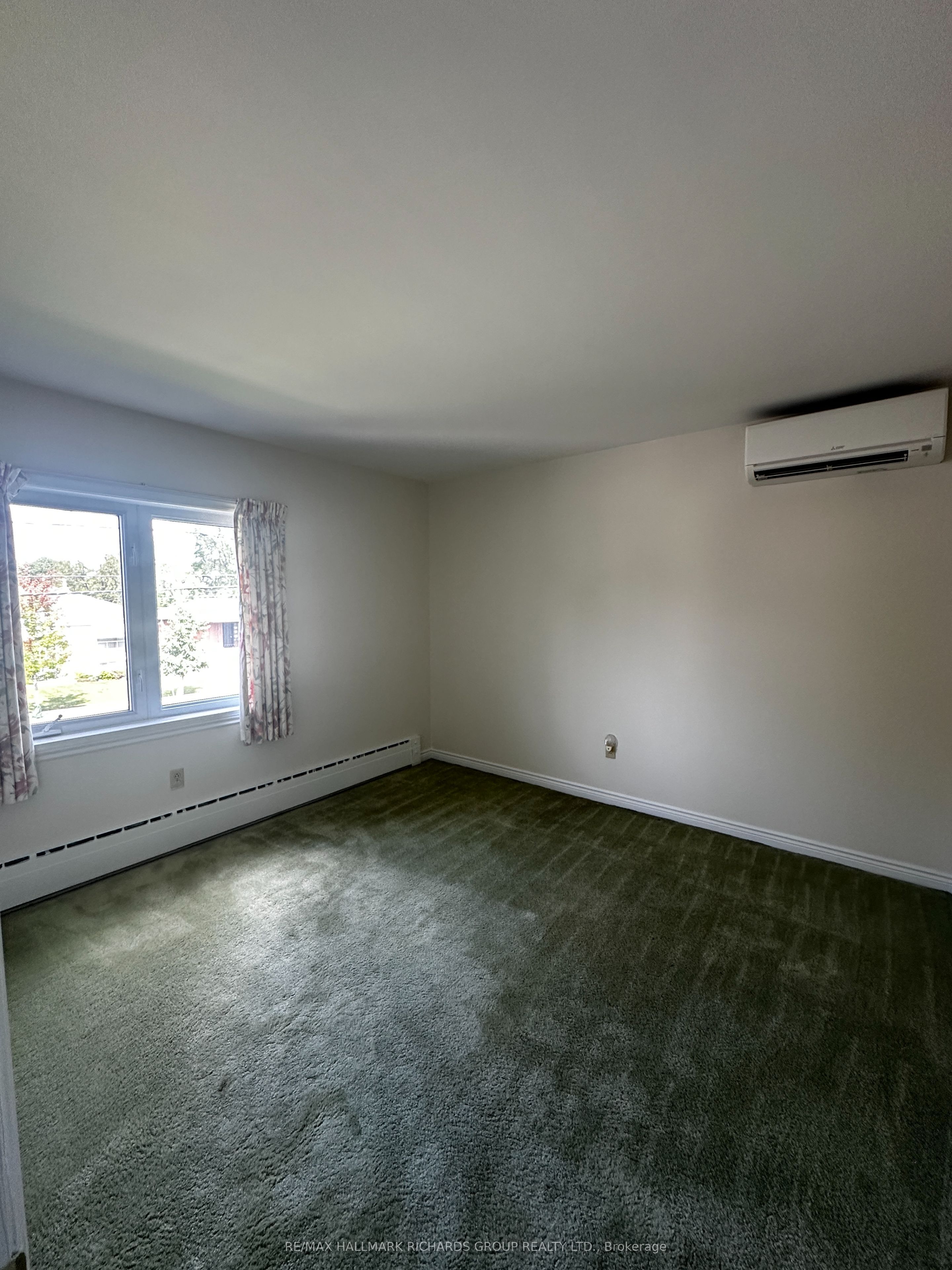 371 Cummer Avenue Property Photo 17