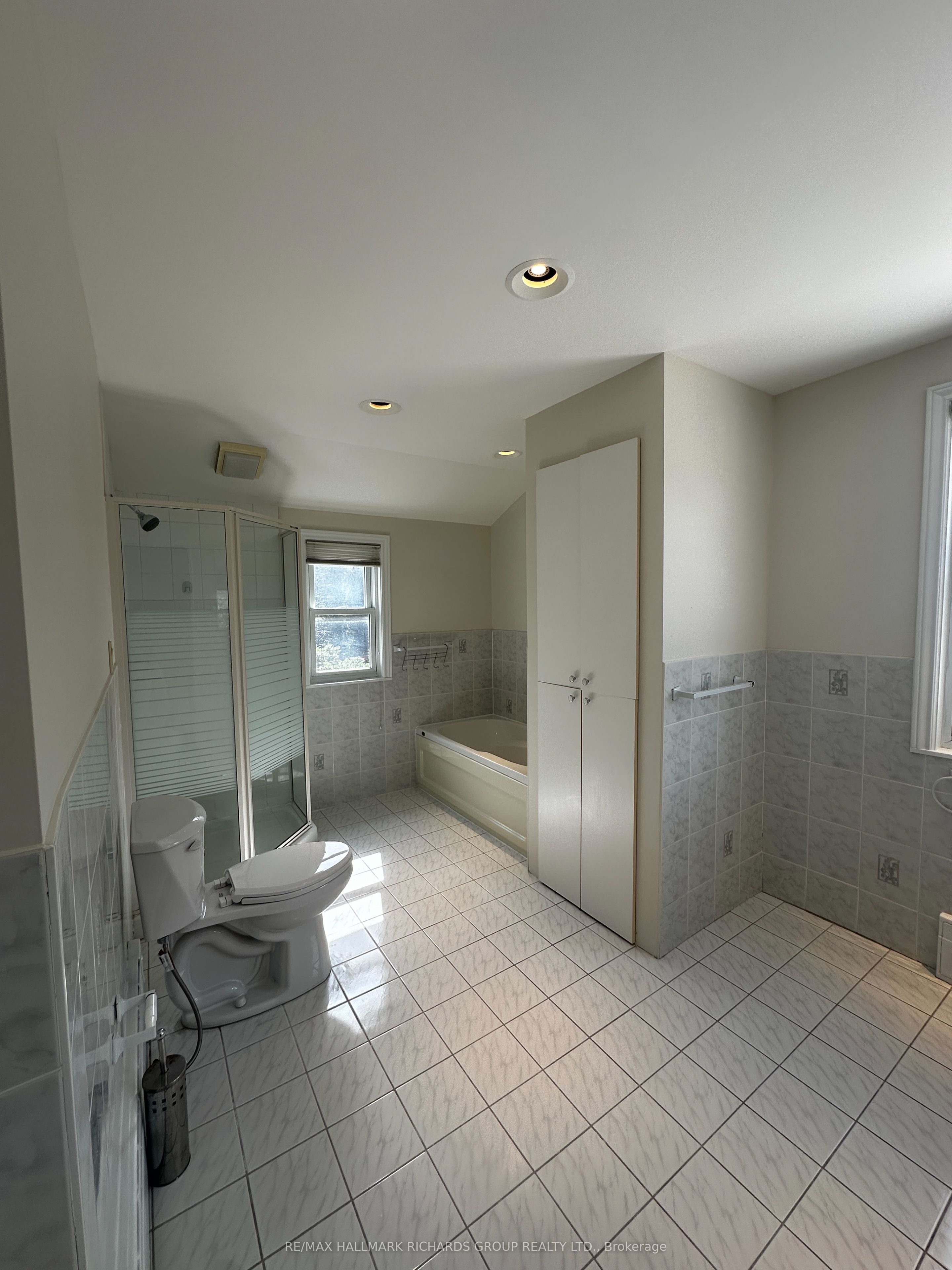 371 Cummer Avenue Property Photo 18