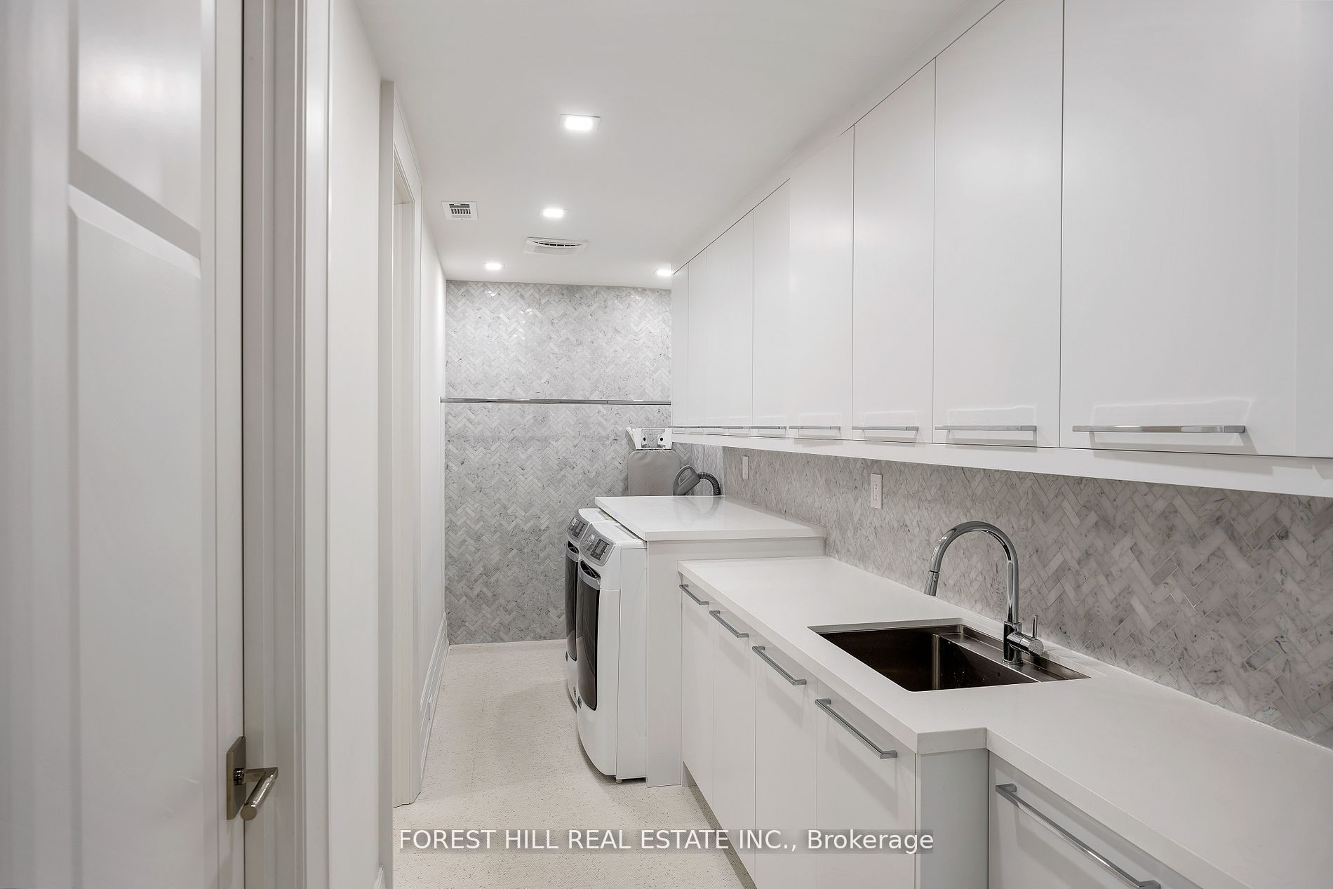 239 Cortleigh Boulevard Property Photo 45