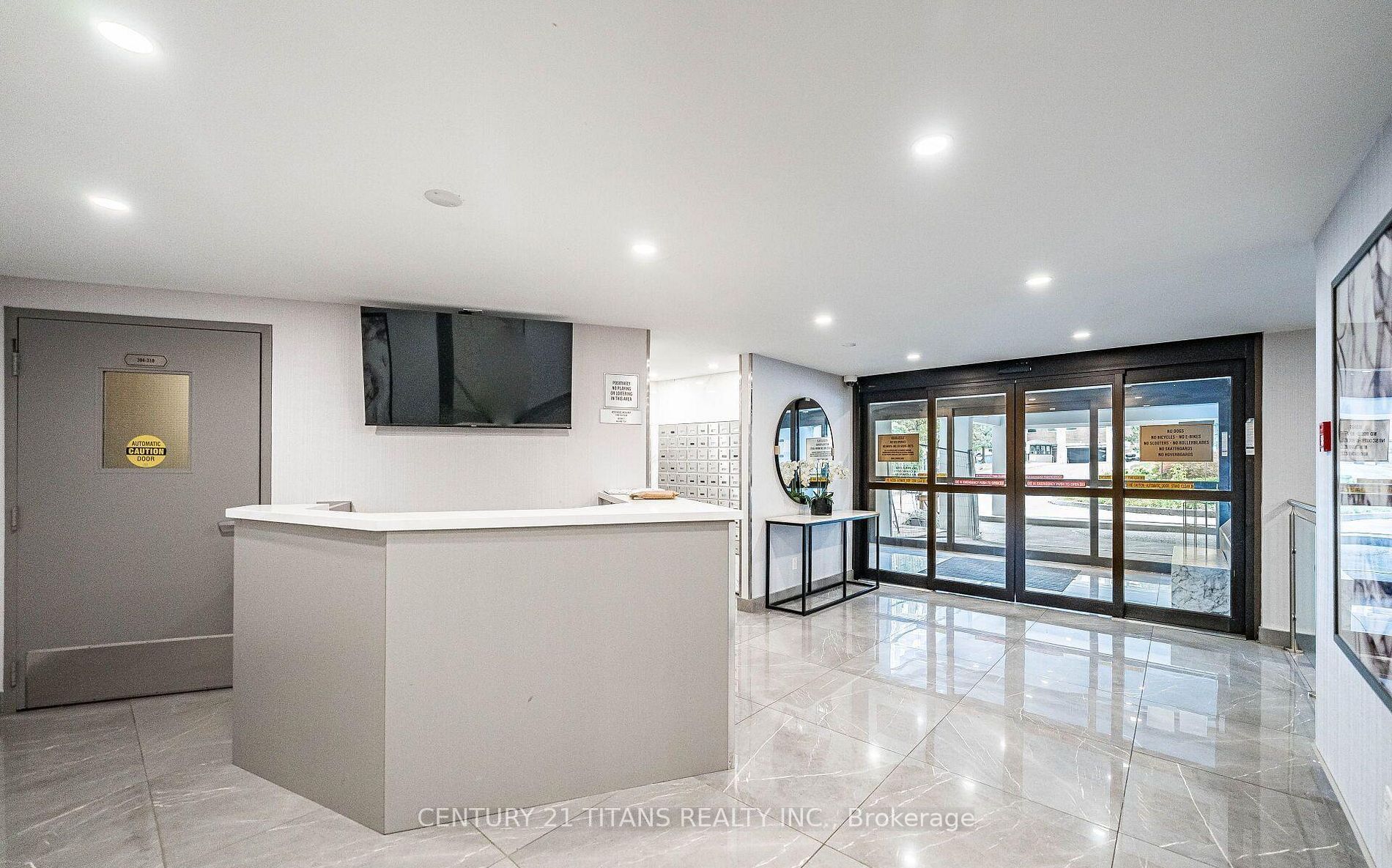 10 Edgecliffe Golfway 311 Property Photo 5