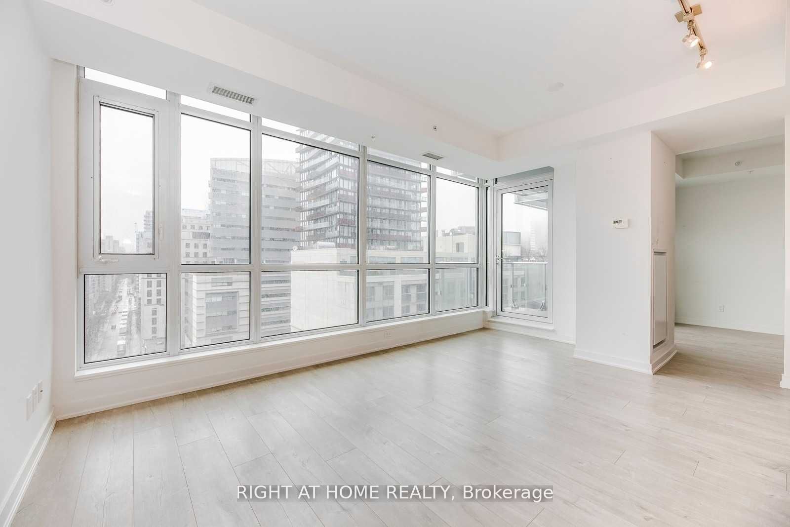 199 Richmond Street W 1410 Property Photo 2