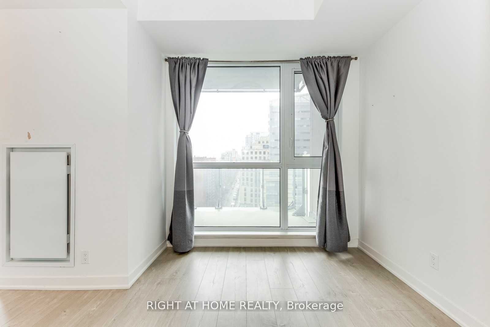 199 Richmond Street W 1410 Property Photo 5