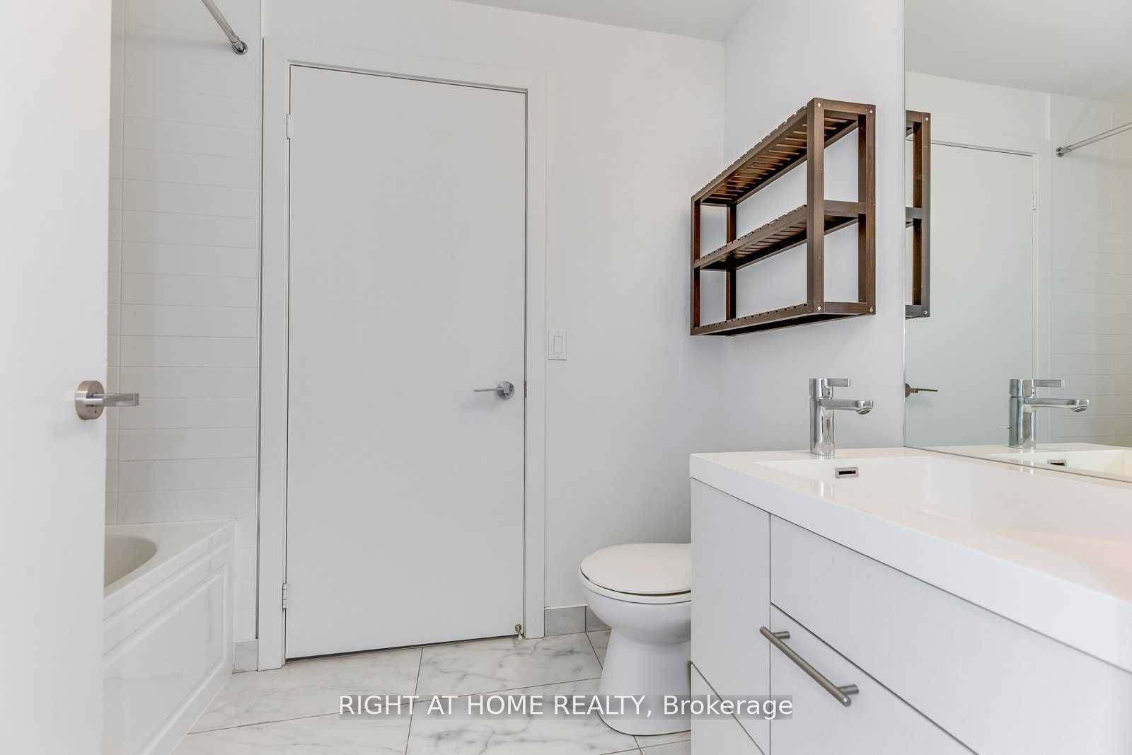 199 Richmond Street W 1410 Property Photo 7
