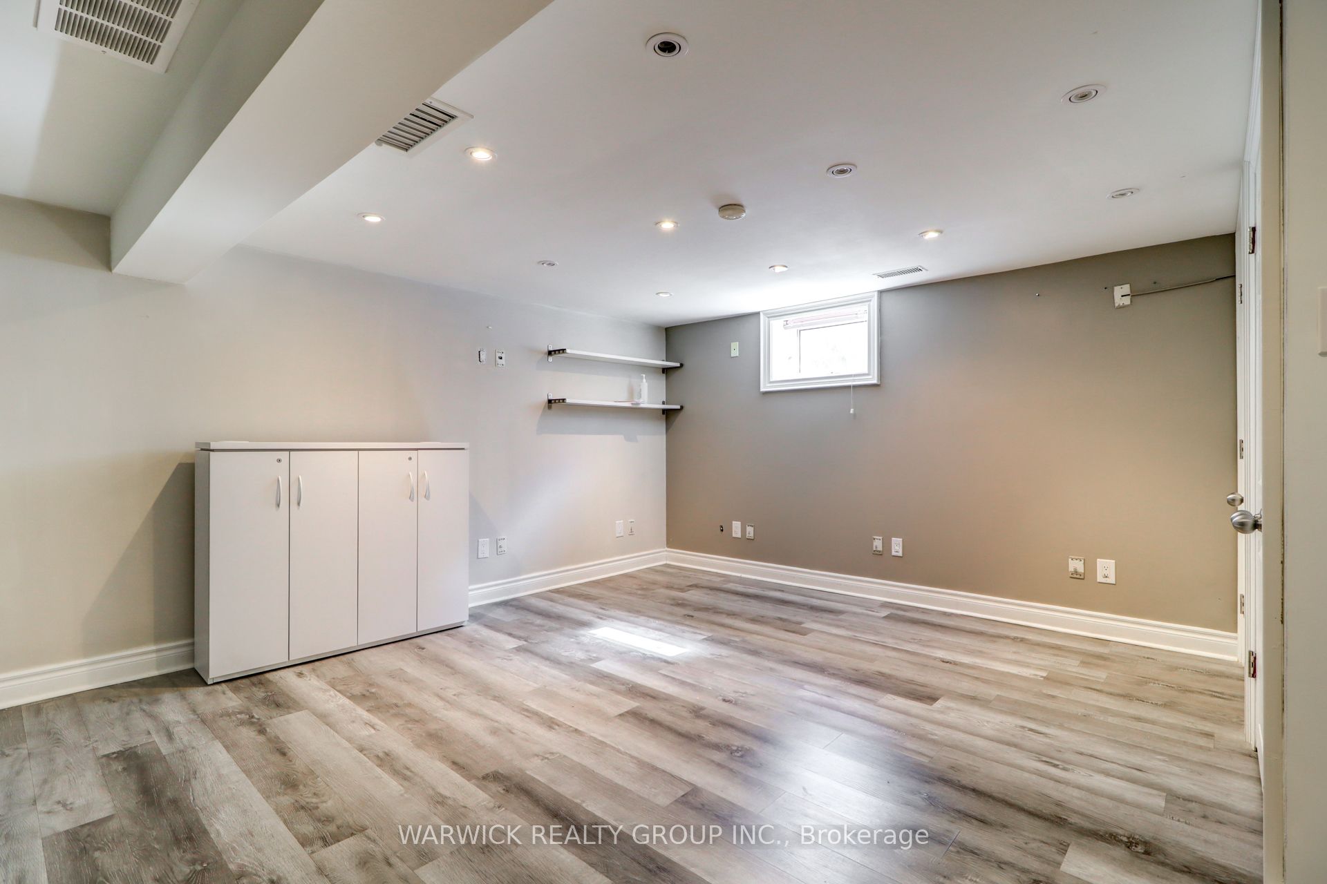 123 Sheppard Avenue E Property Photo 27