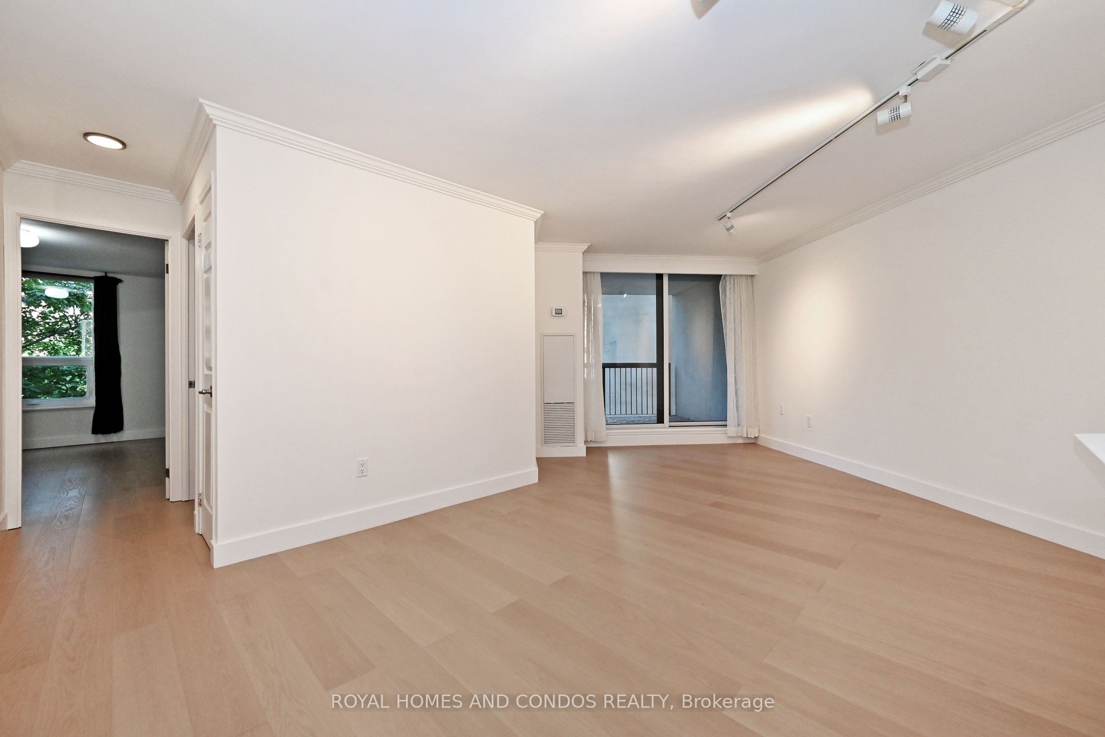 77 Maitland Place 220 Property Photo 6