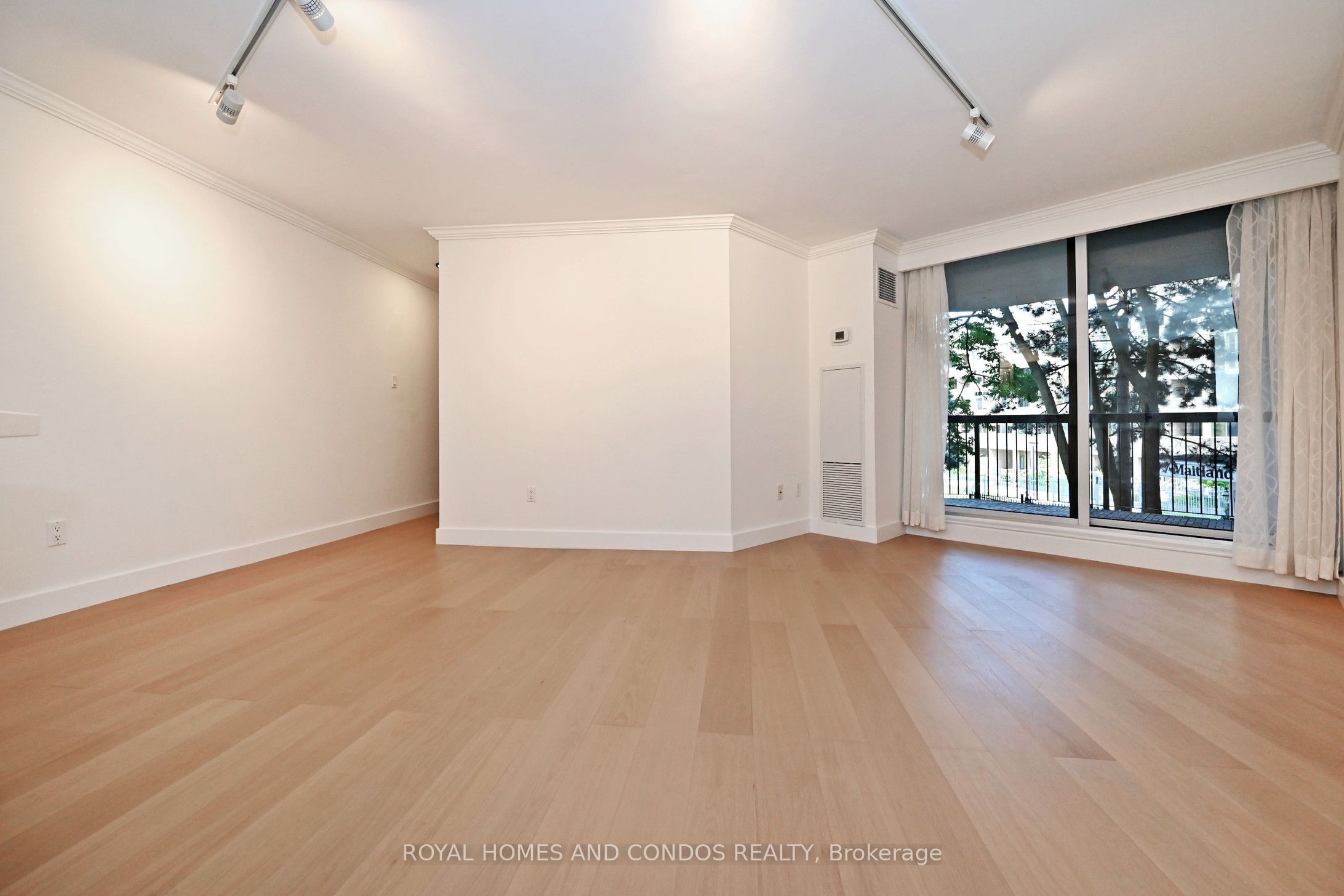 77 Maitland Place 220 Property Photo 7