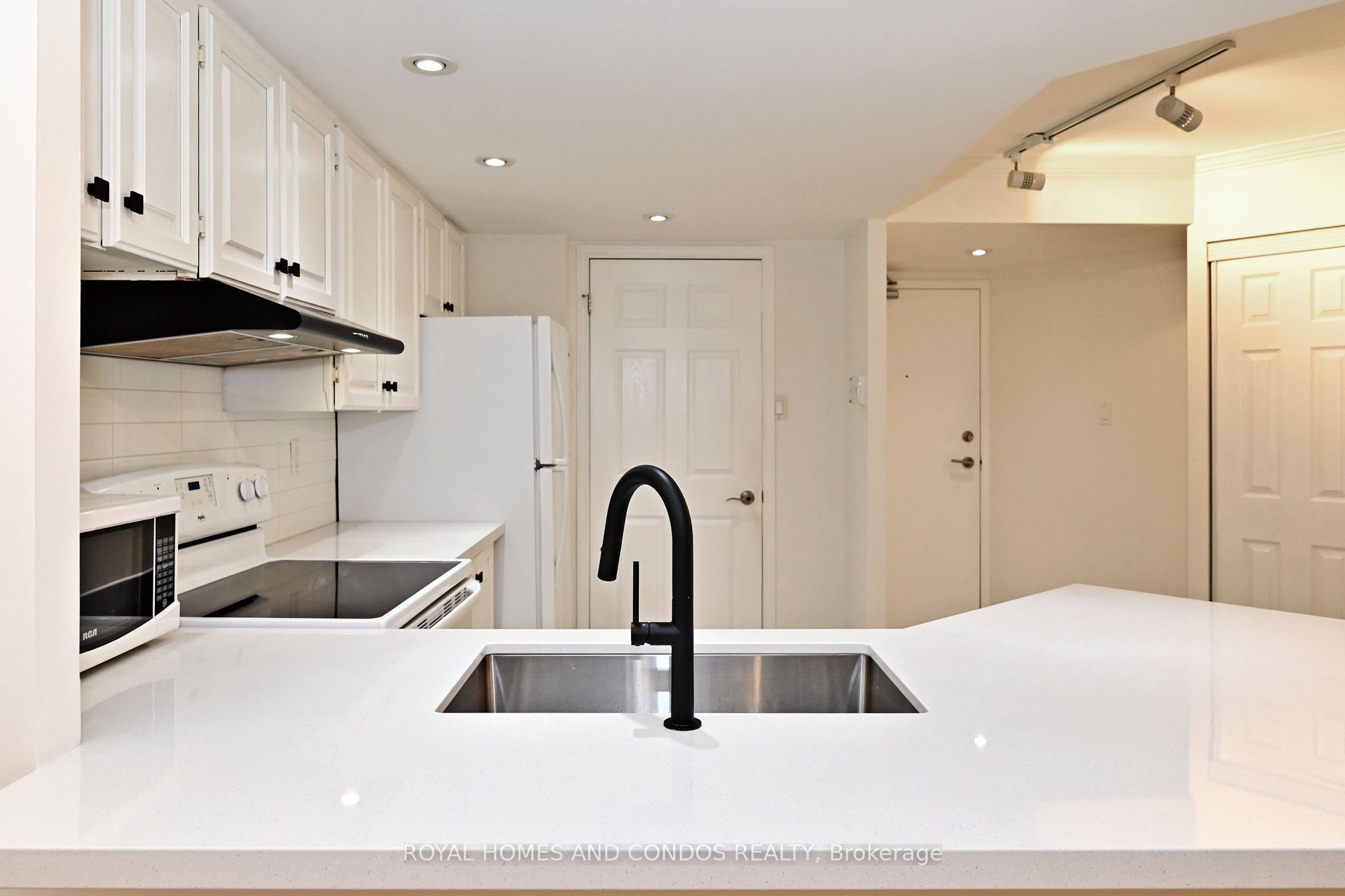 77 Maitland Place 220 Property Photo 13
