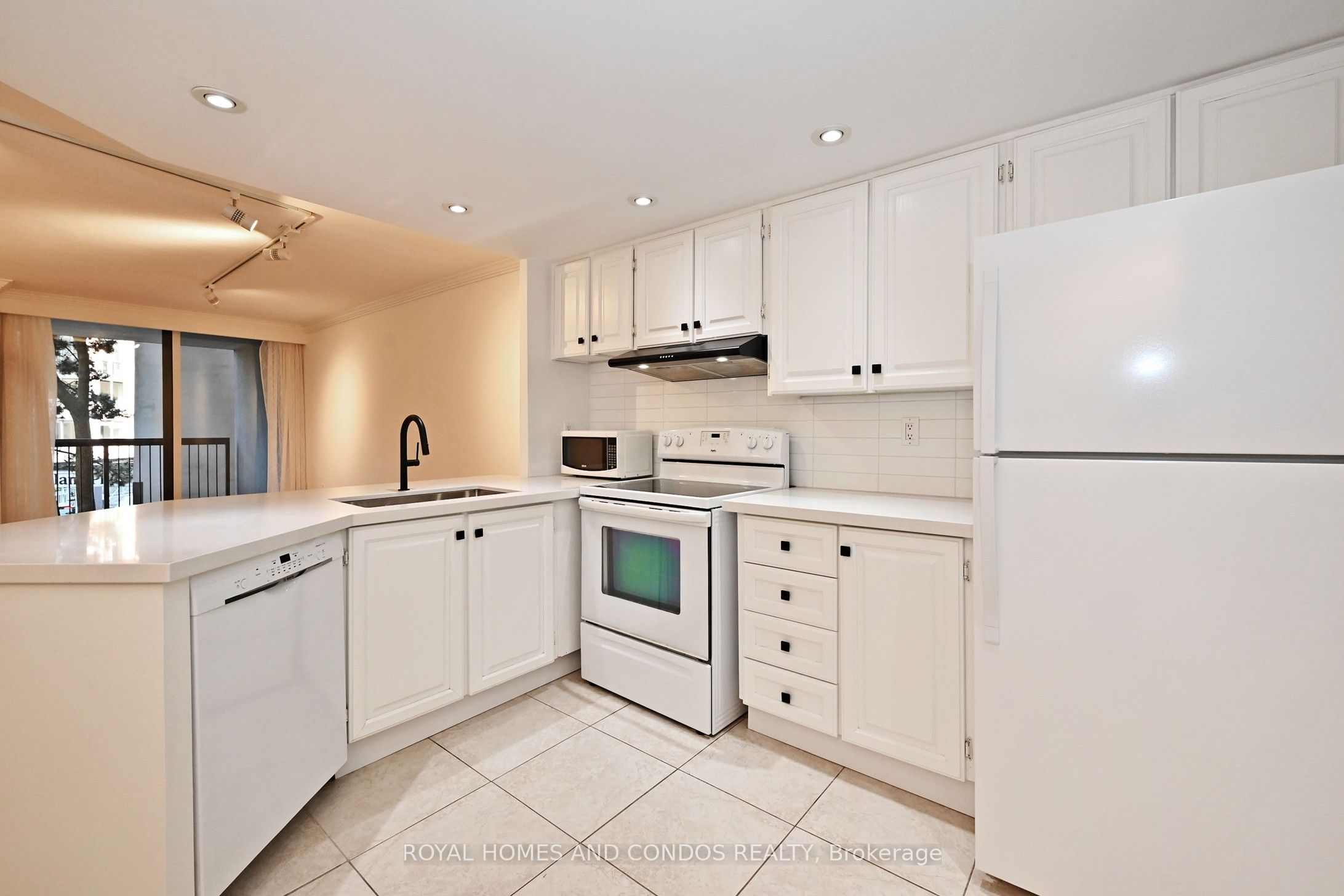 77 Maitland Place 220 Property Photo 17