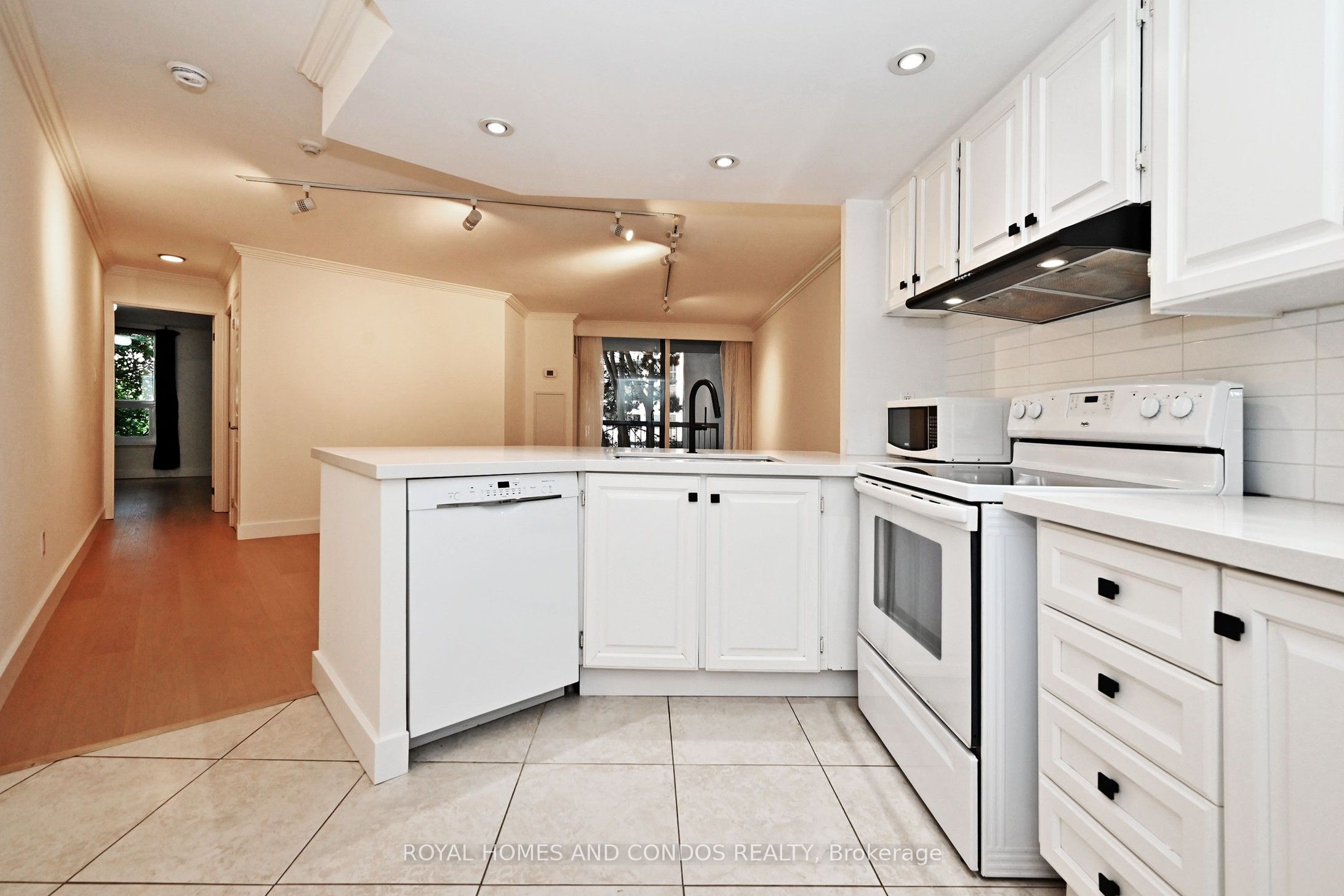 77 Maitland Place 220 Property Photo 20